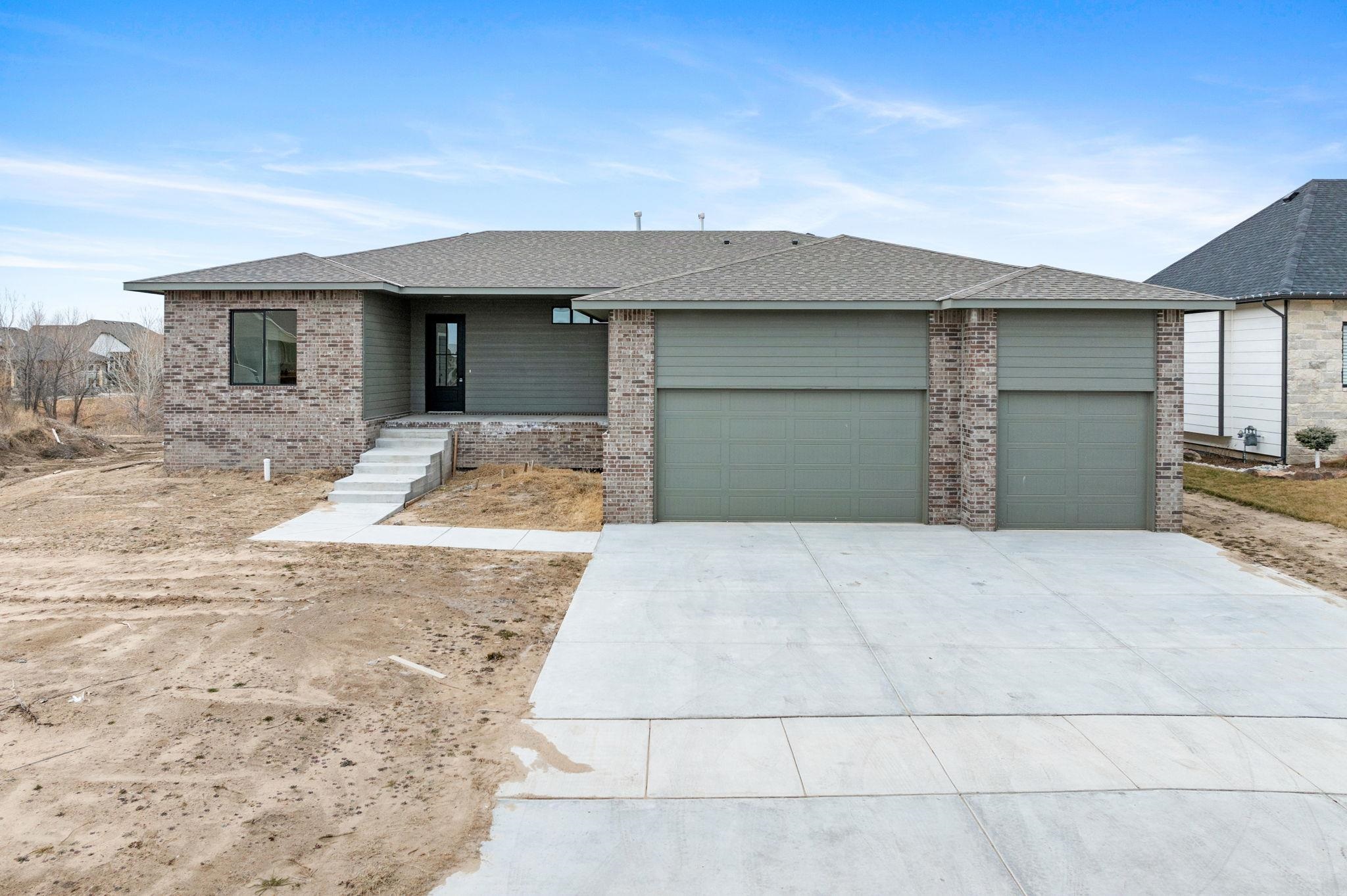 4001 N Estancia Property Photo 1