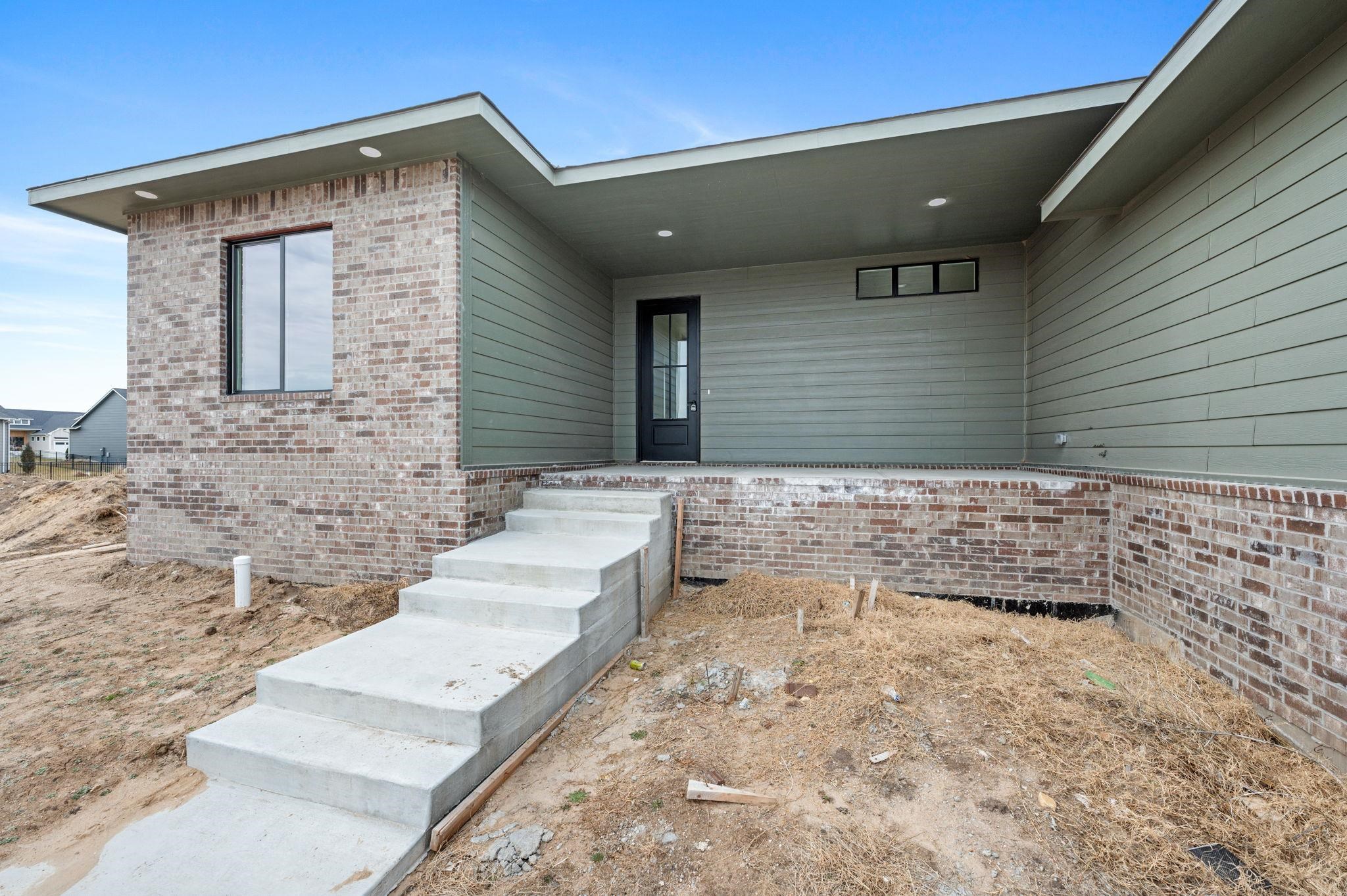 4001 N Estancia Property Photo 2