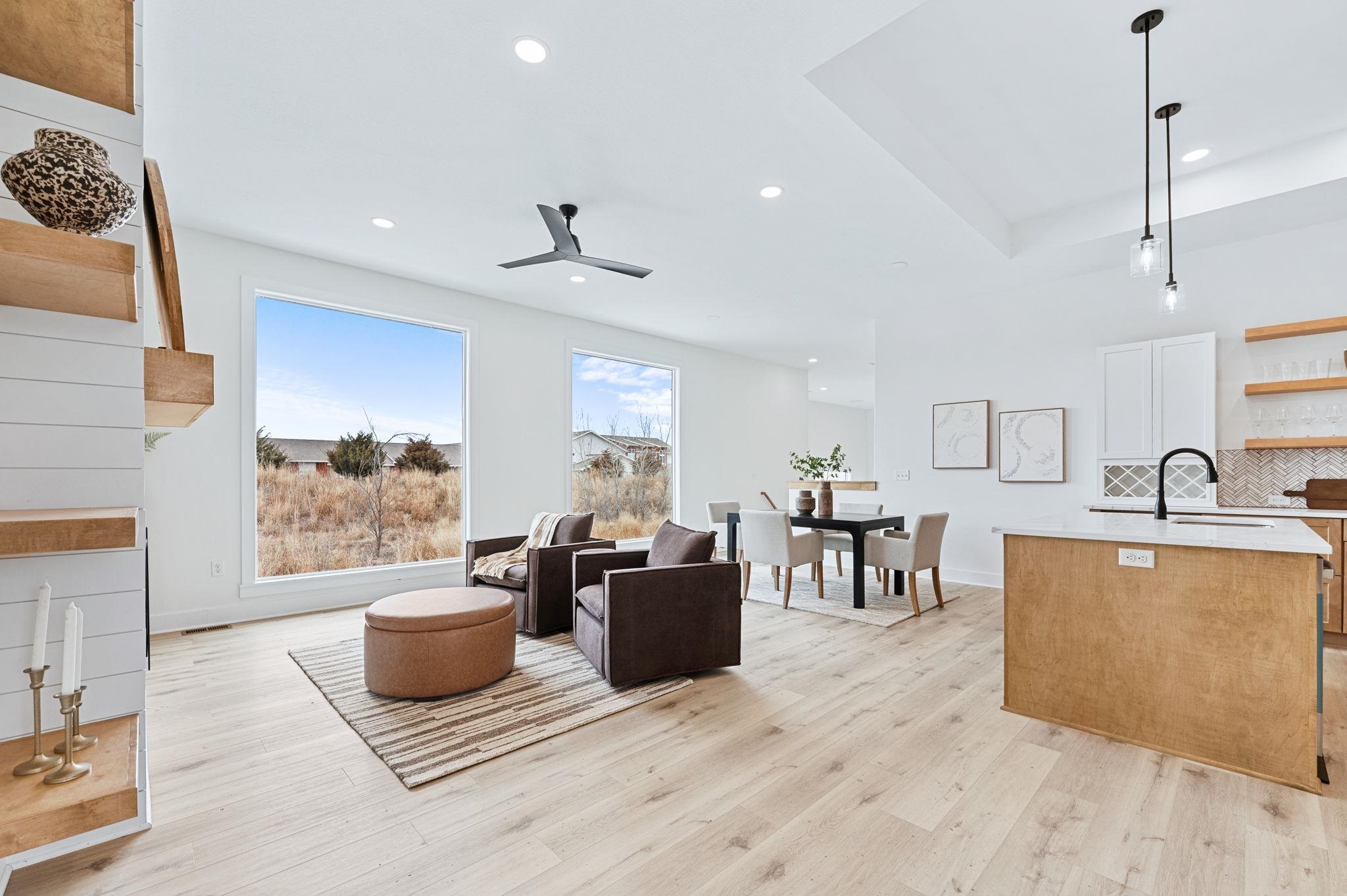 4001 N Estancia Property Photo 3