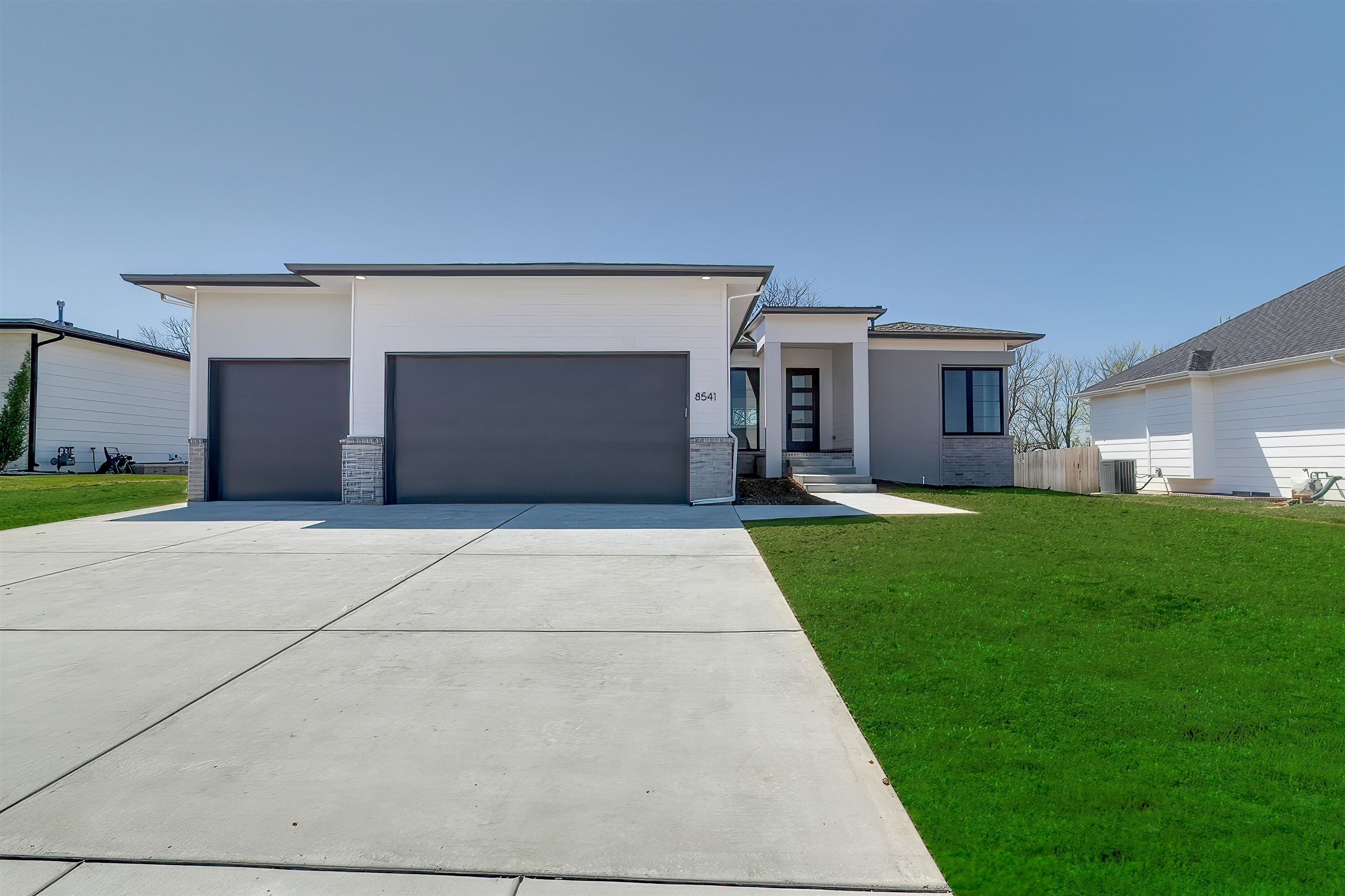 8541 E Bradford St Property Photo 1