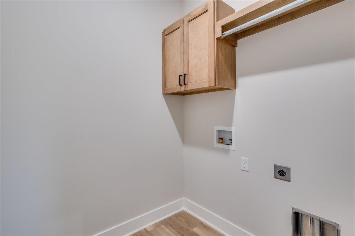 9637 W Cedar Lane Property Photo 14