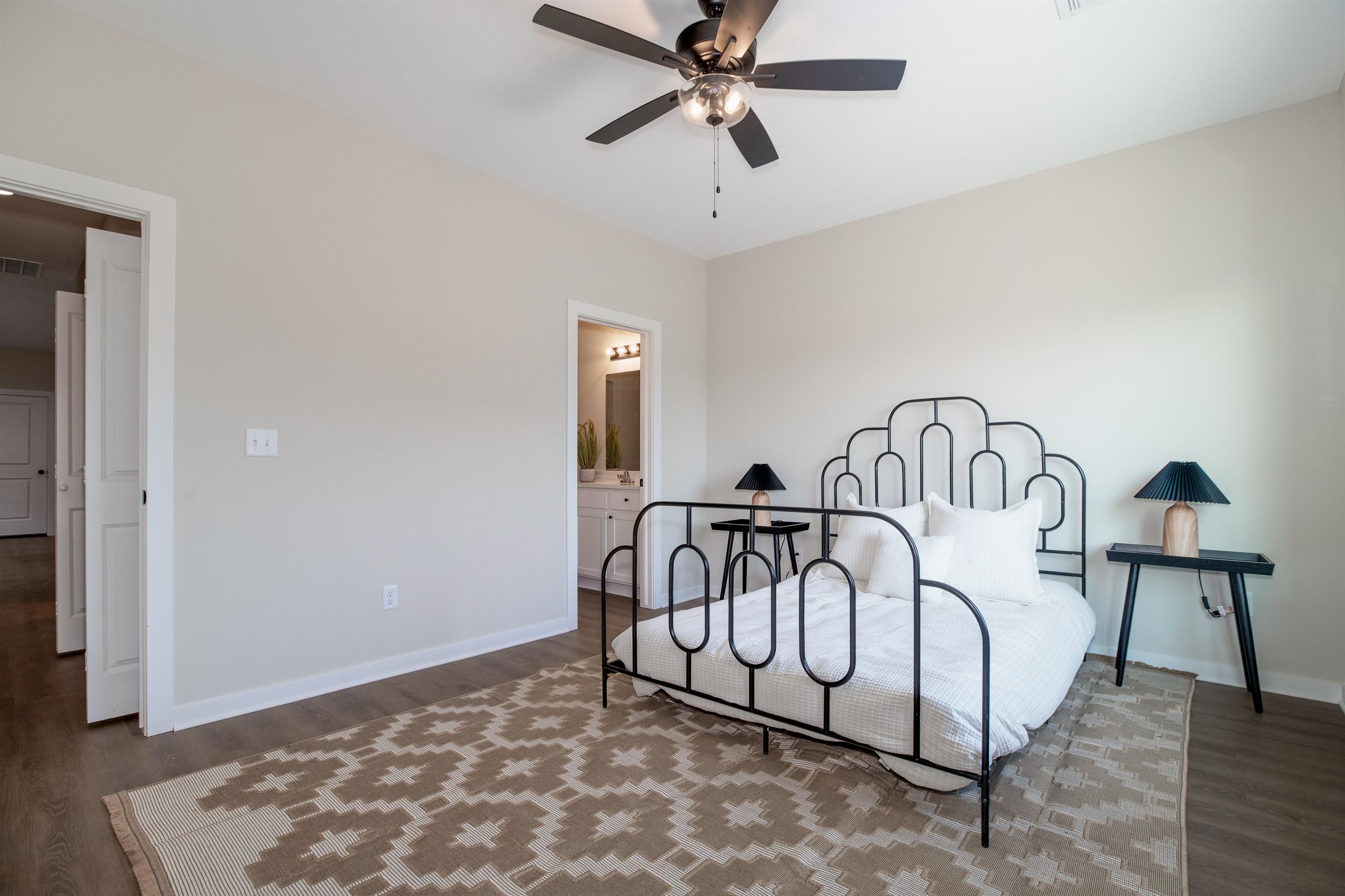5510-5512 N Sandkey Ct Property Photo 13