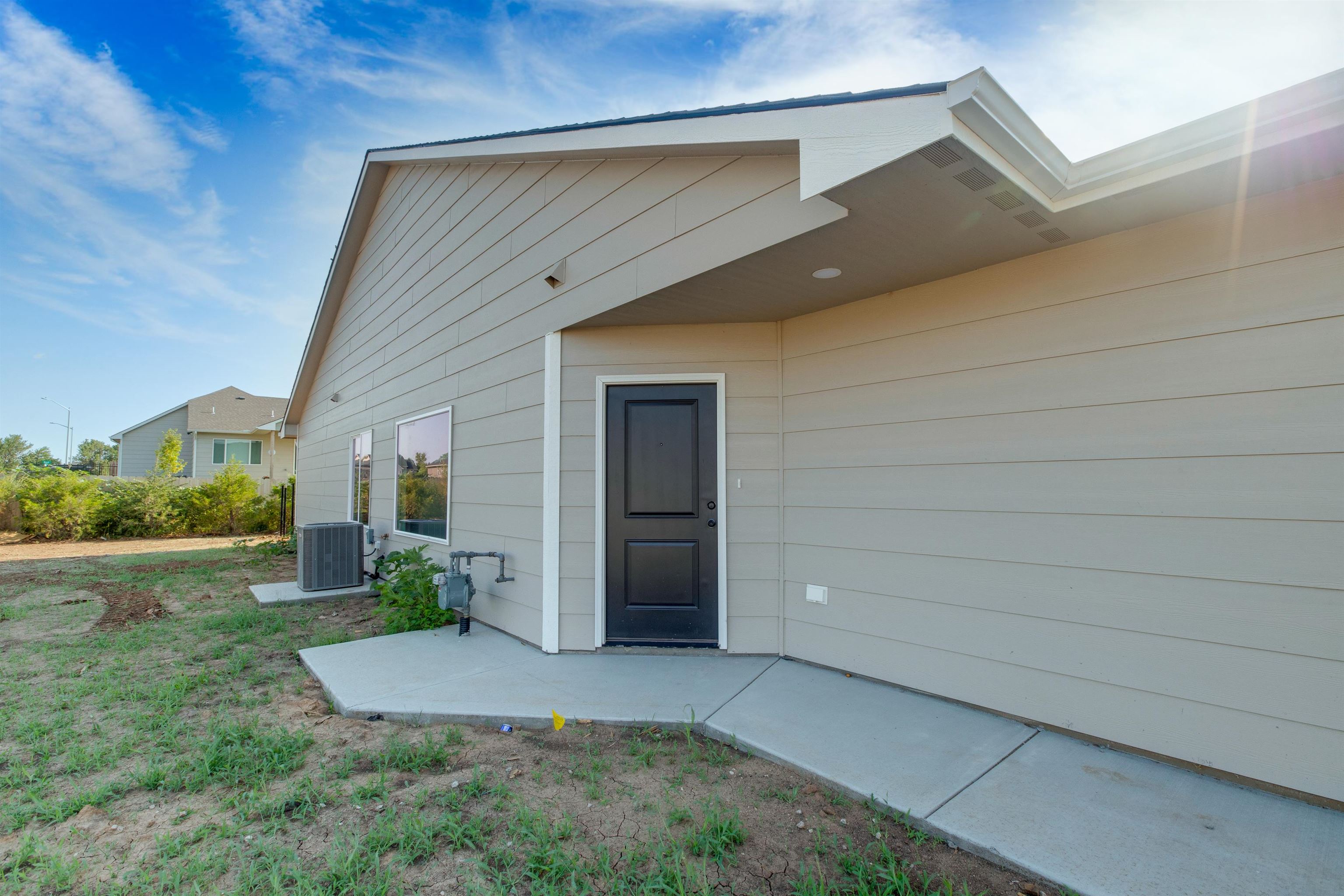 5420-5422 N Sandkey Ct Property Photo 4