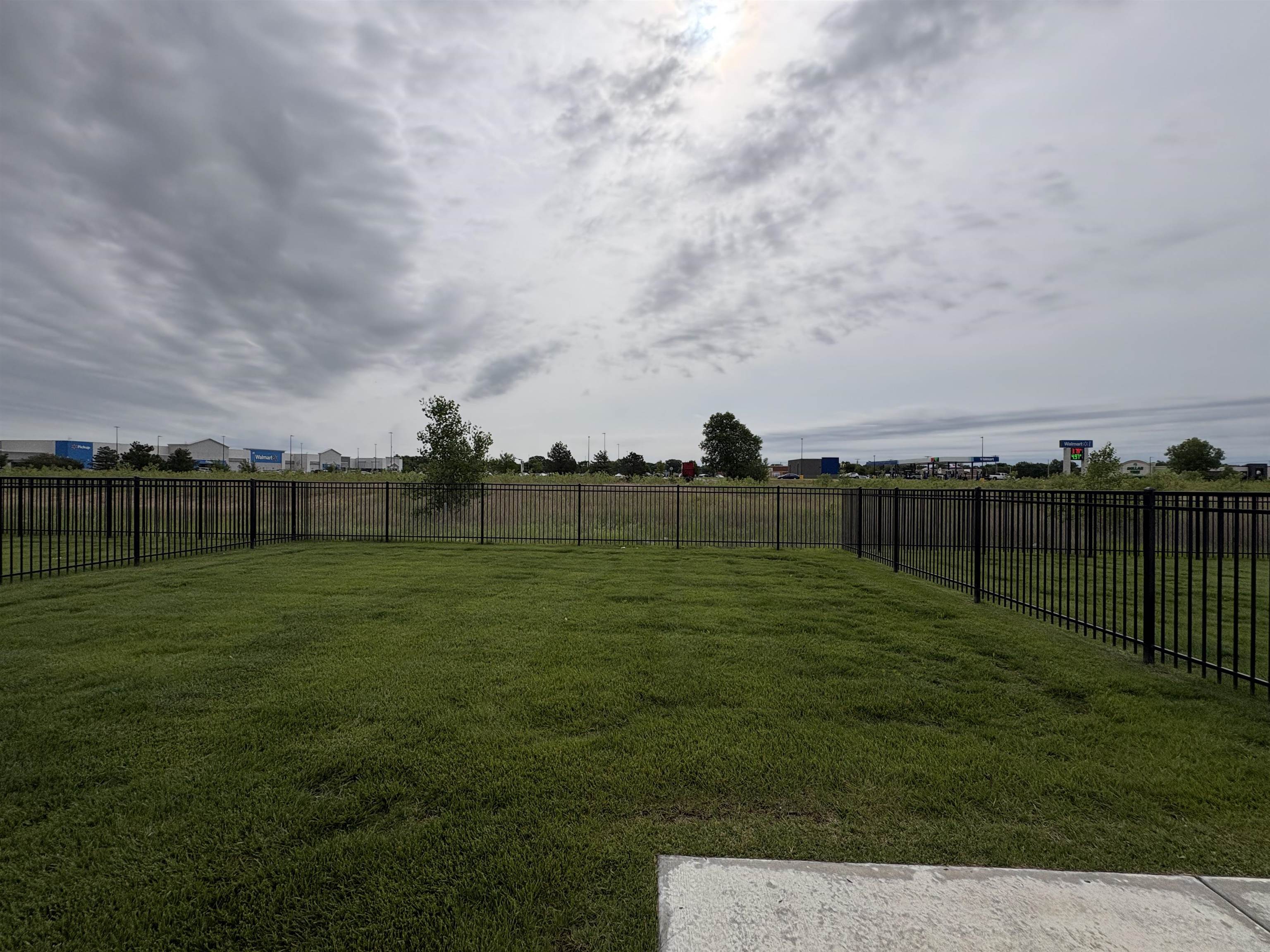 5420-5422 N Sandkey Ct Property Photo 6
