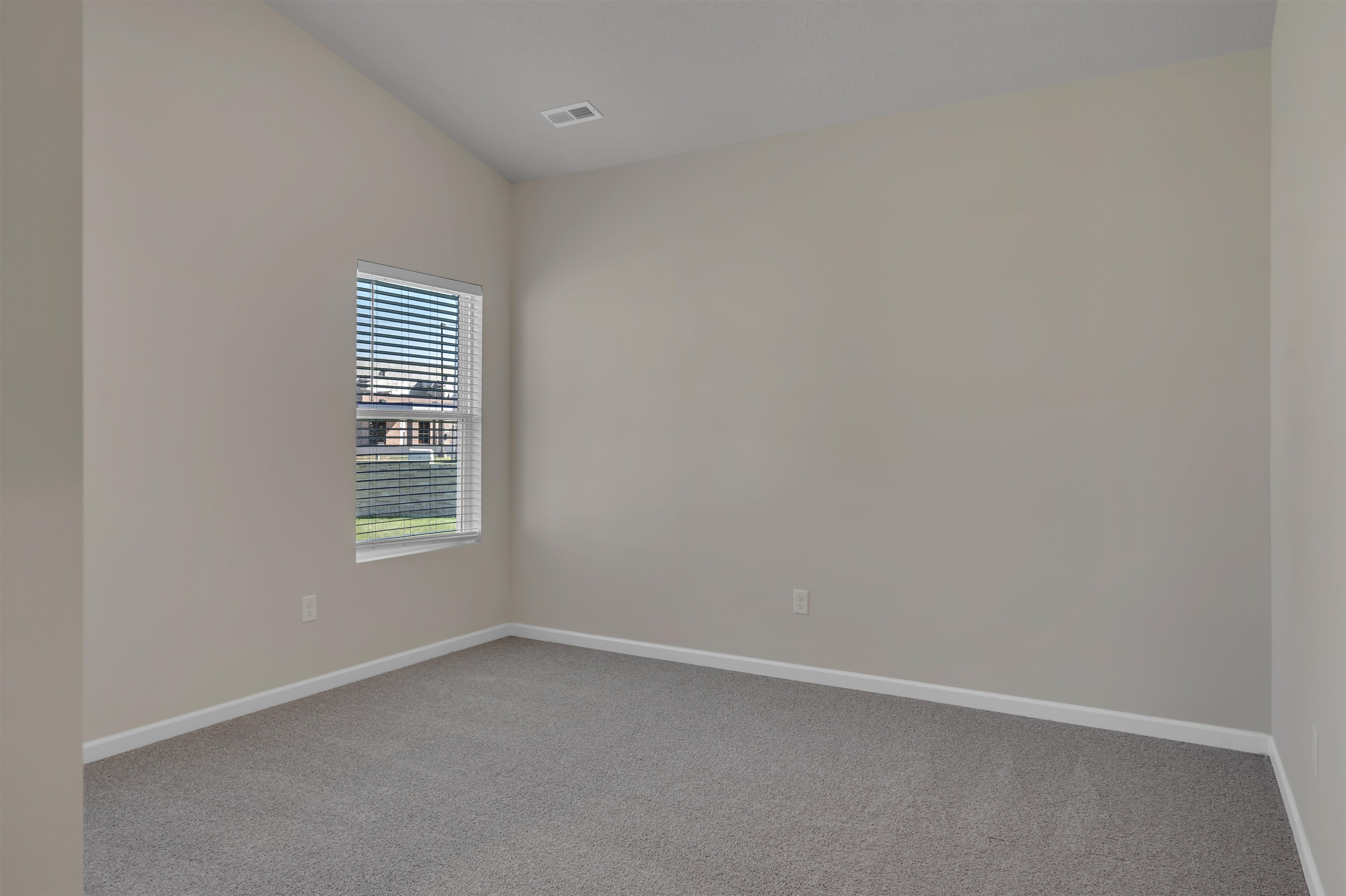 220 S Gatewood St Property Photo 19
