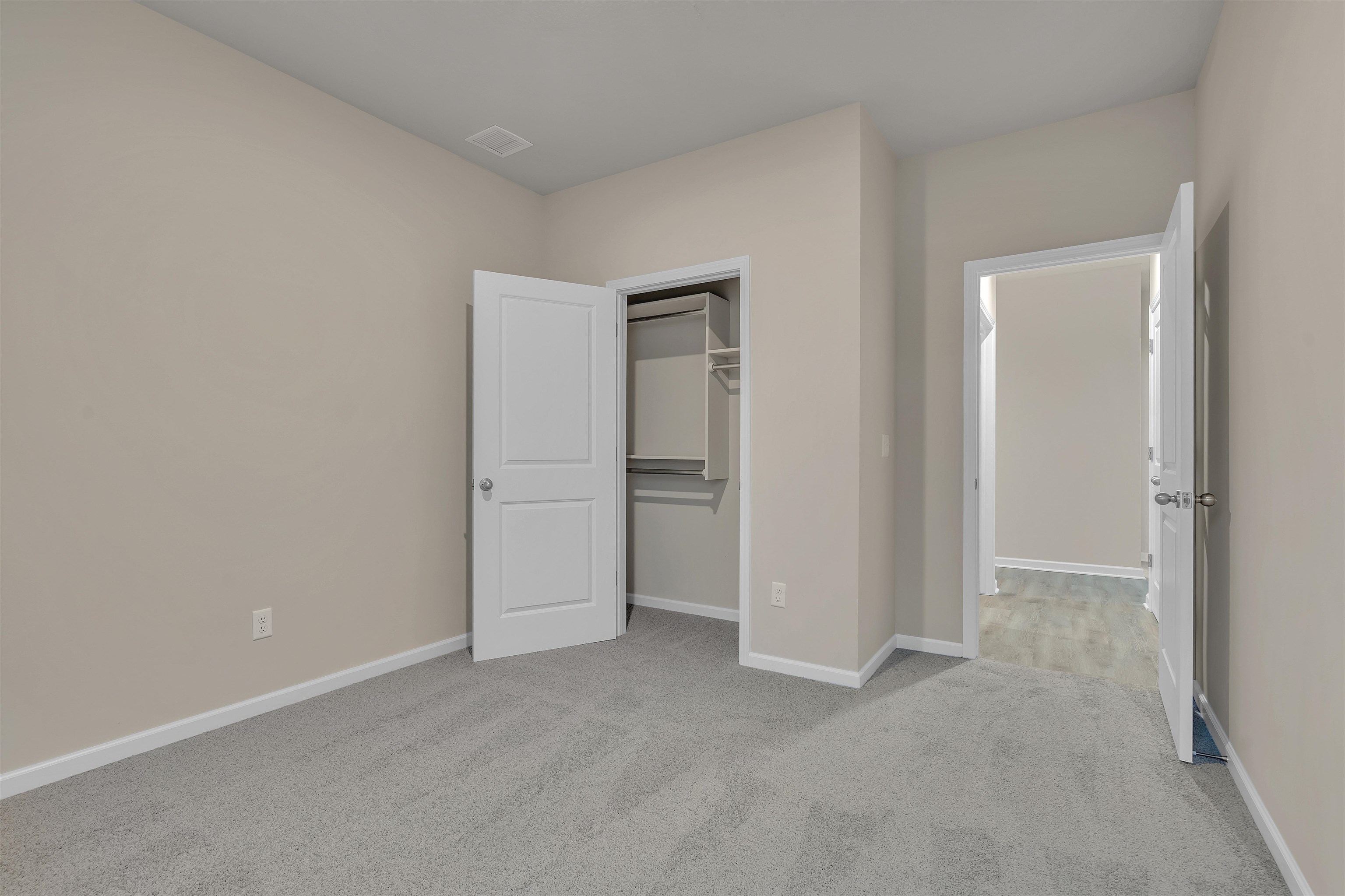 220 S Gatewood St Property Photo 27