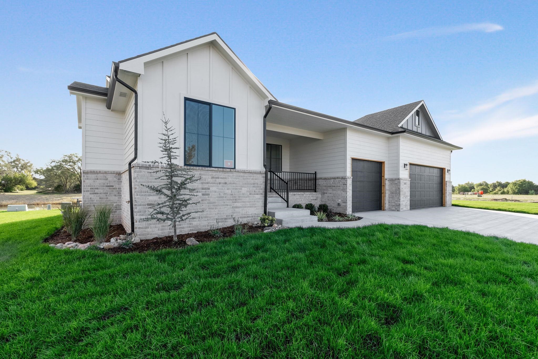 1015 S Brookside Property Photo 4