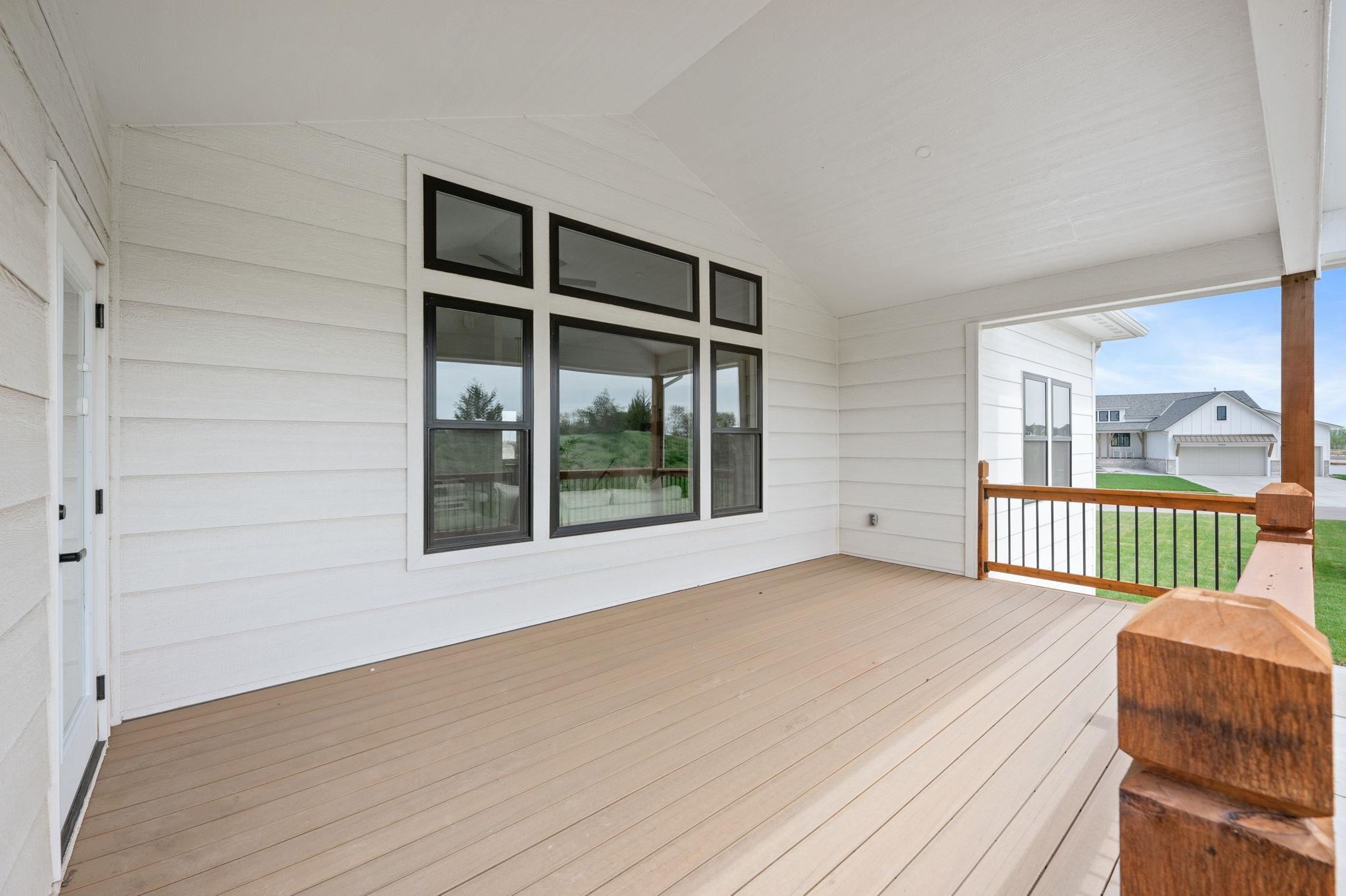 5081 Shoreside Ct Property Photo 32