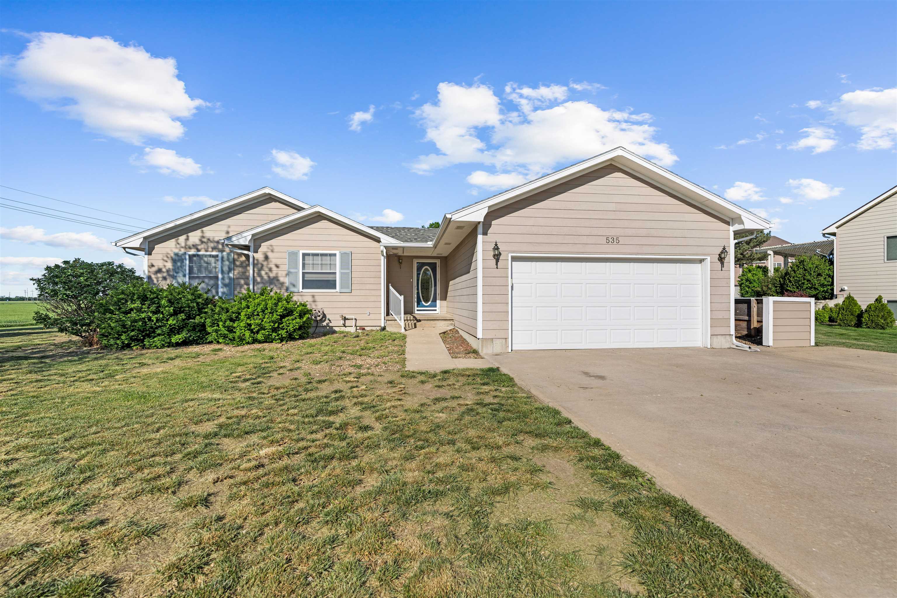 535 Westview Ct Property Photo 1