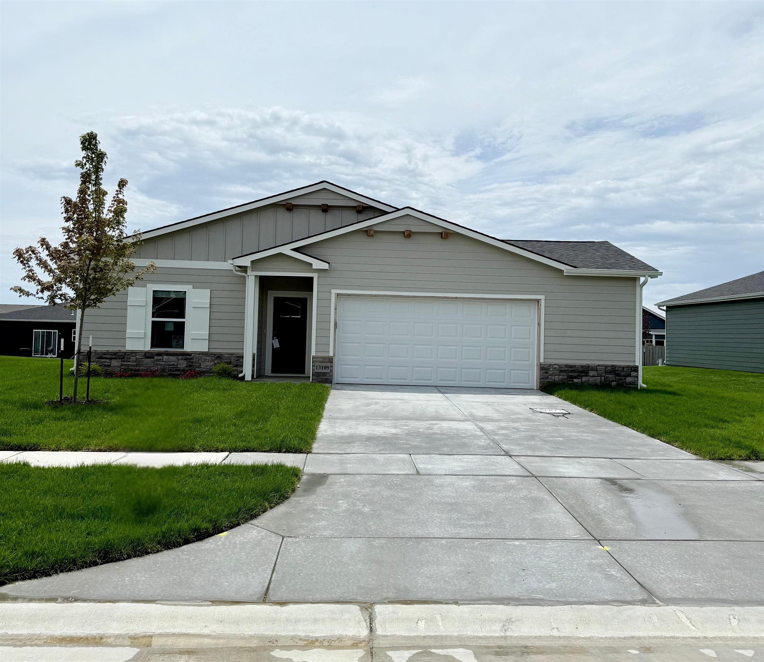 13109 E Spring Valley St Property Photo 1