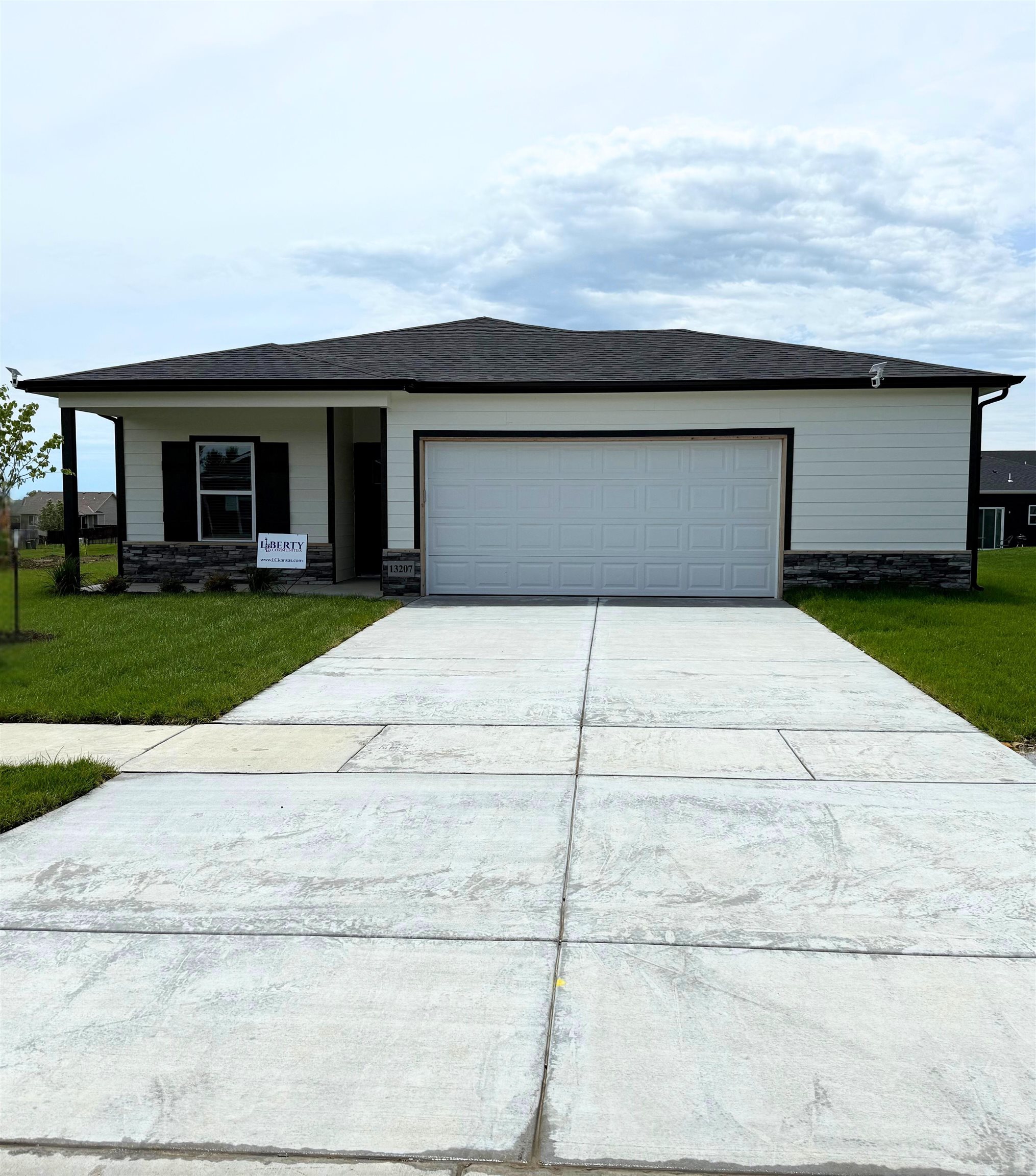 13207 E Spring Valley St Property Photo 1