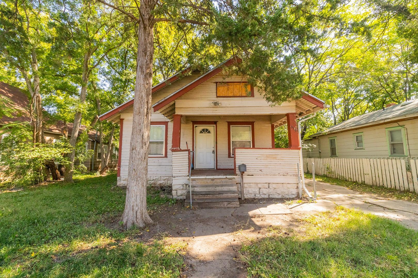412 N Estelle Ave Property Photo 1