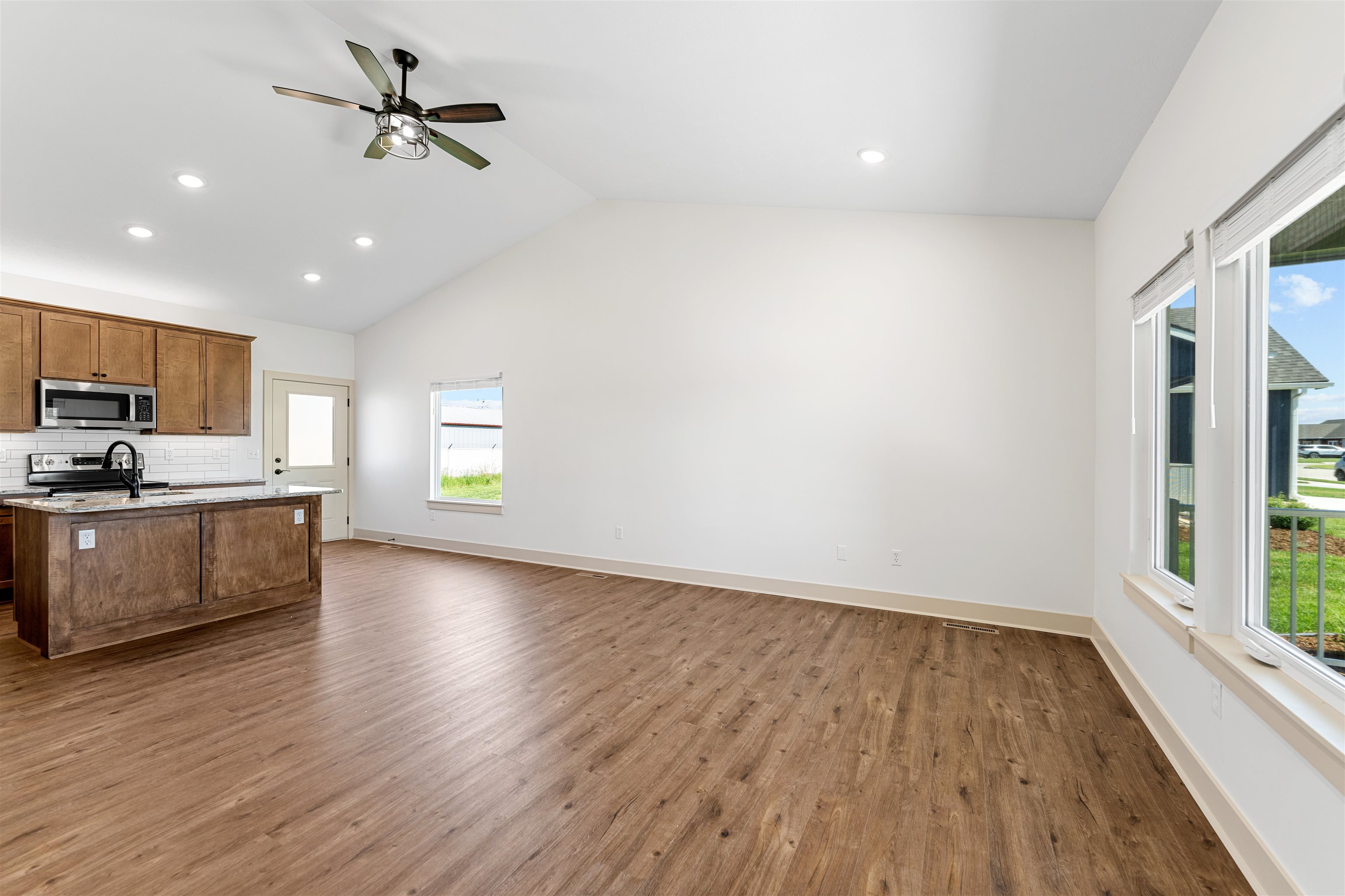 413 Dala Dr Property Photo 3