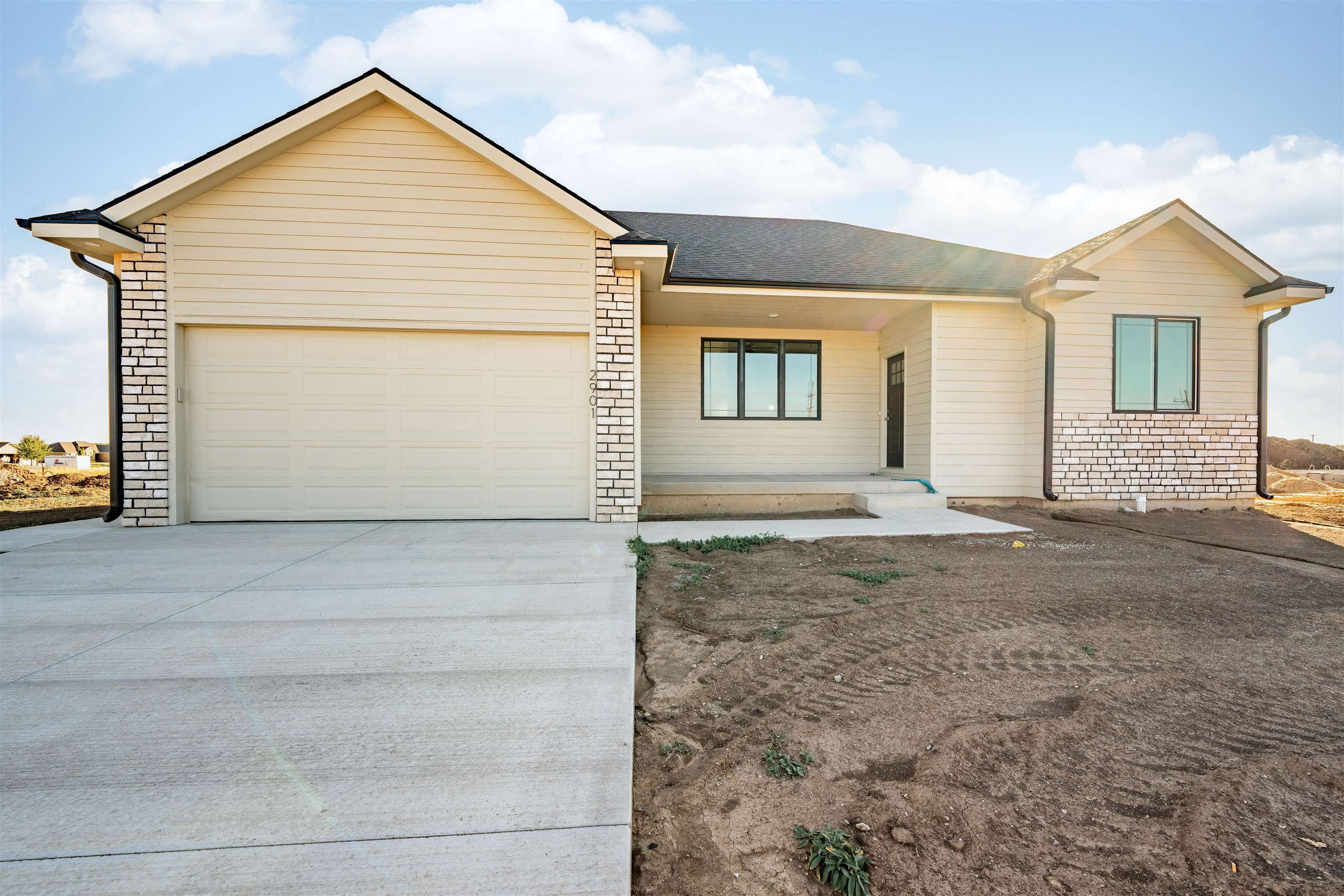 2901 Crystal Lake Dr Property Photo 1
