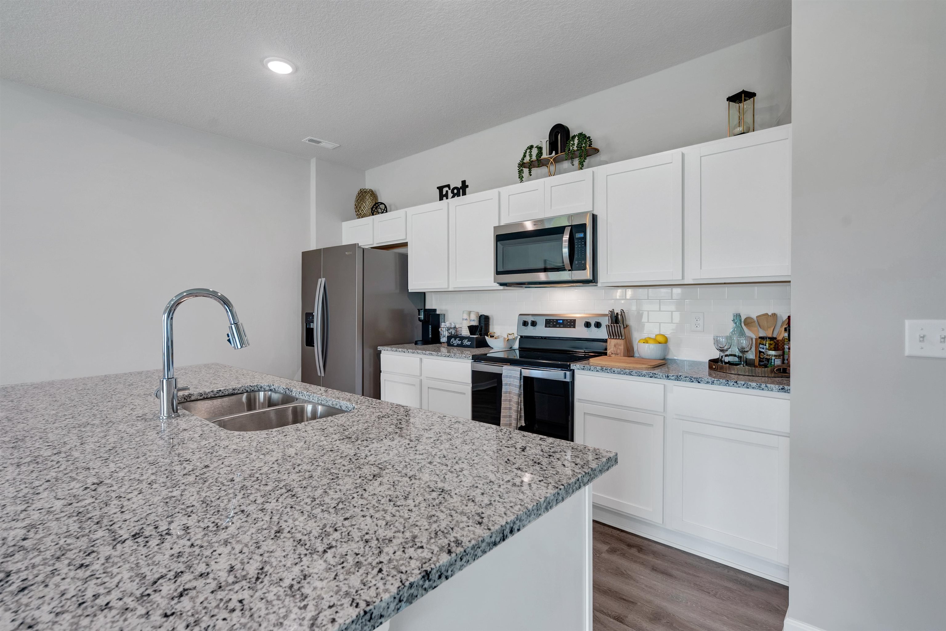 13101 E Spring Valley St Property Photo 6