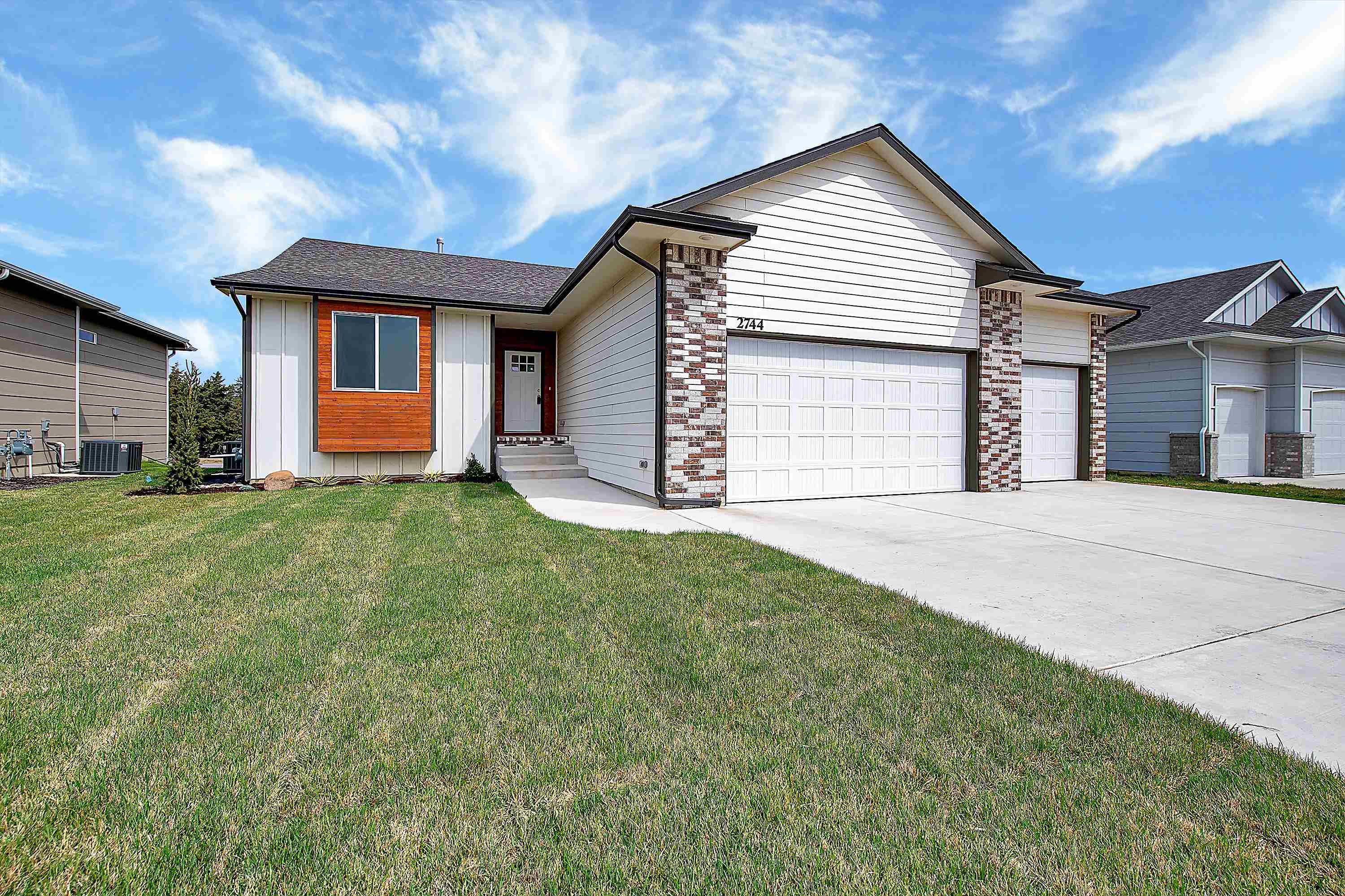 2744 E Ironstone St Property Photo 1
