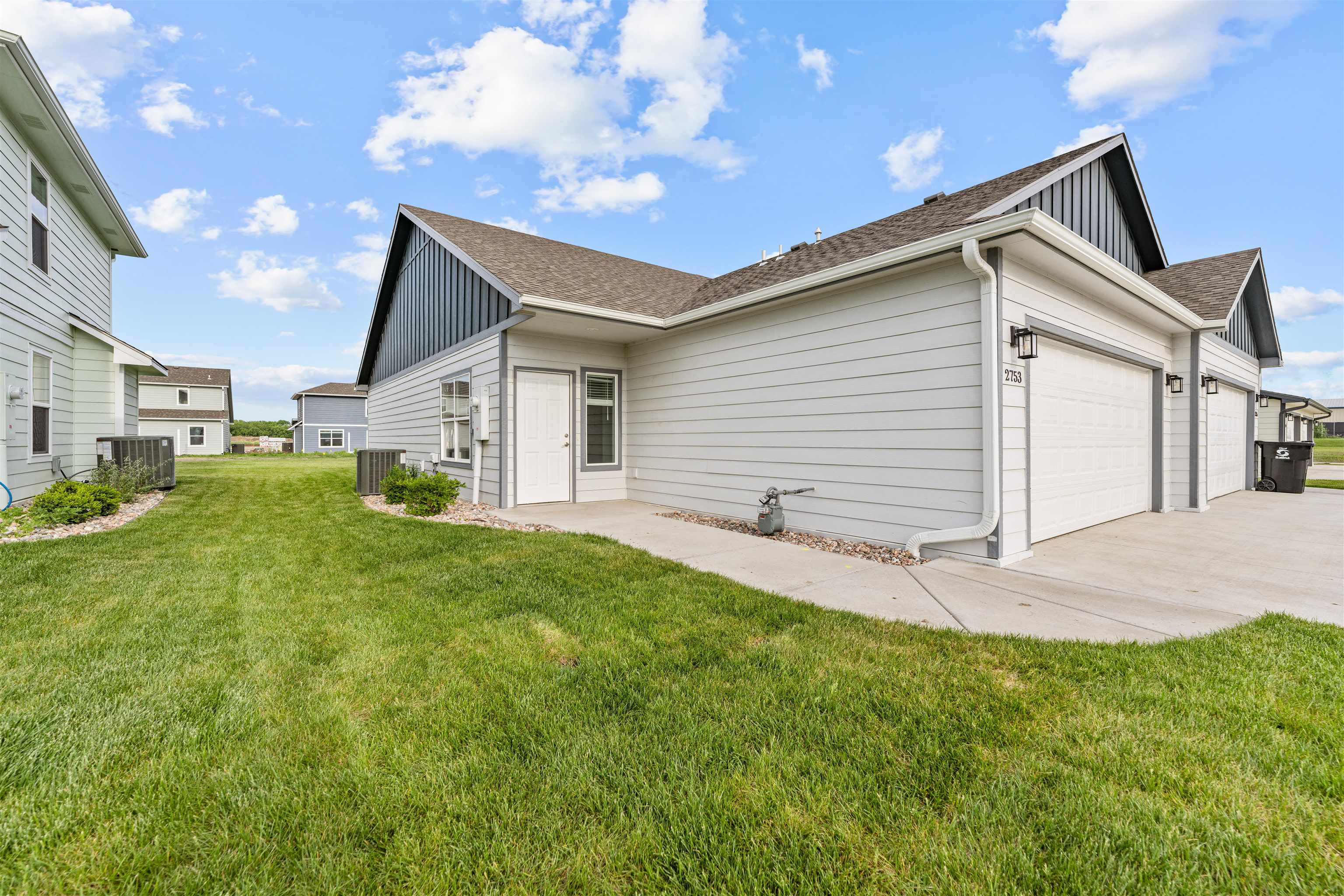 2753 Tim Rogers Ln Property Photo 2