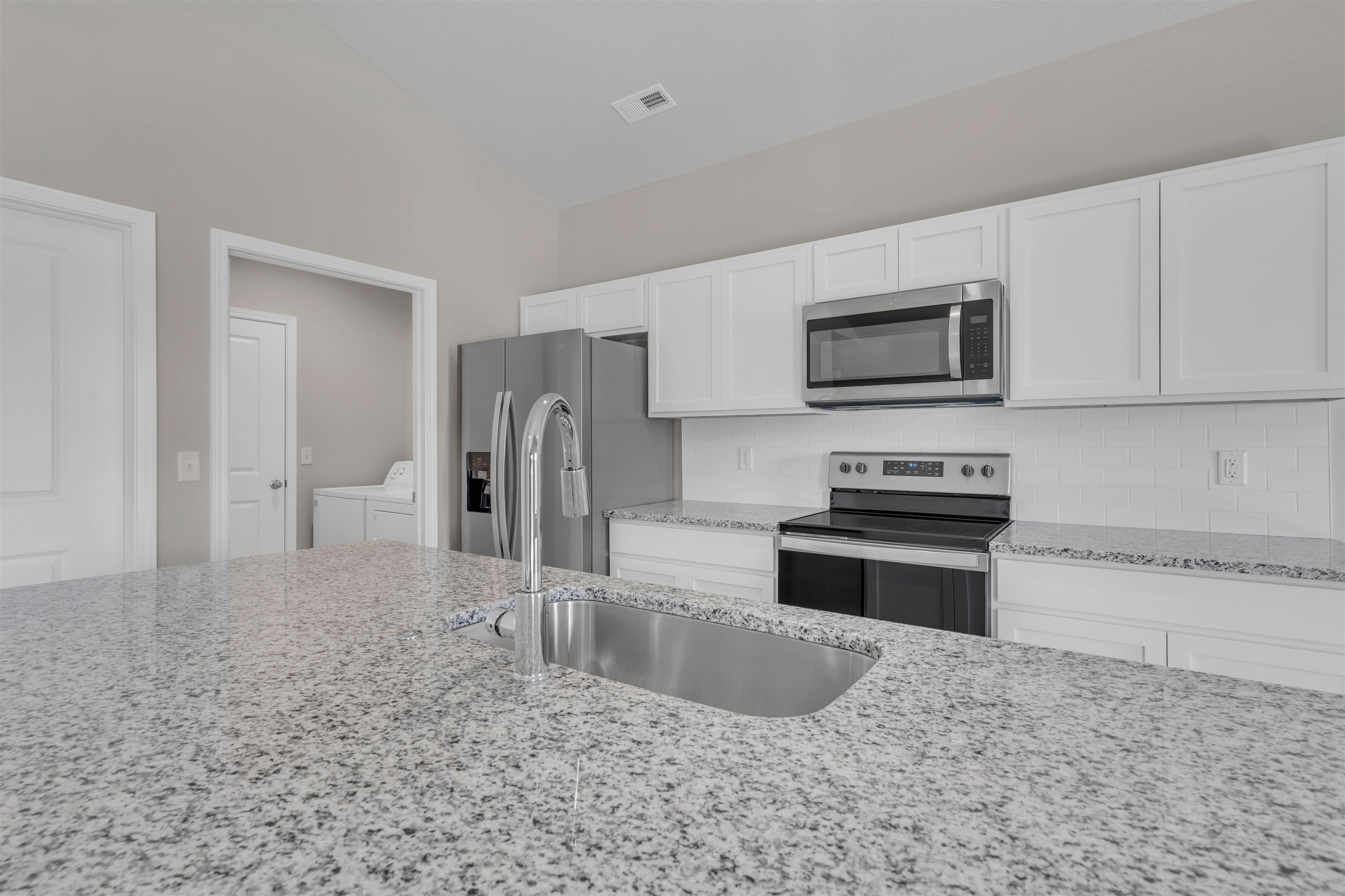 3059 E Highridge Ct Property Photo 6