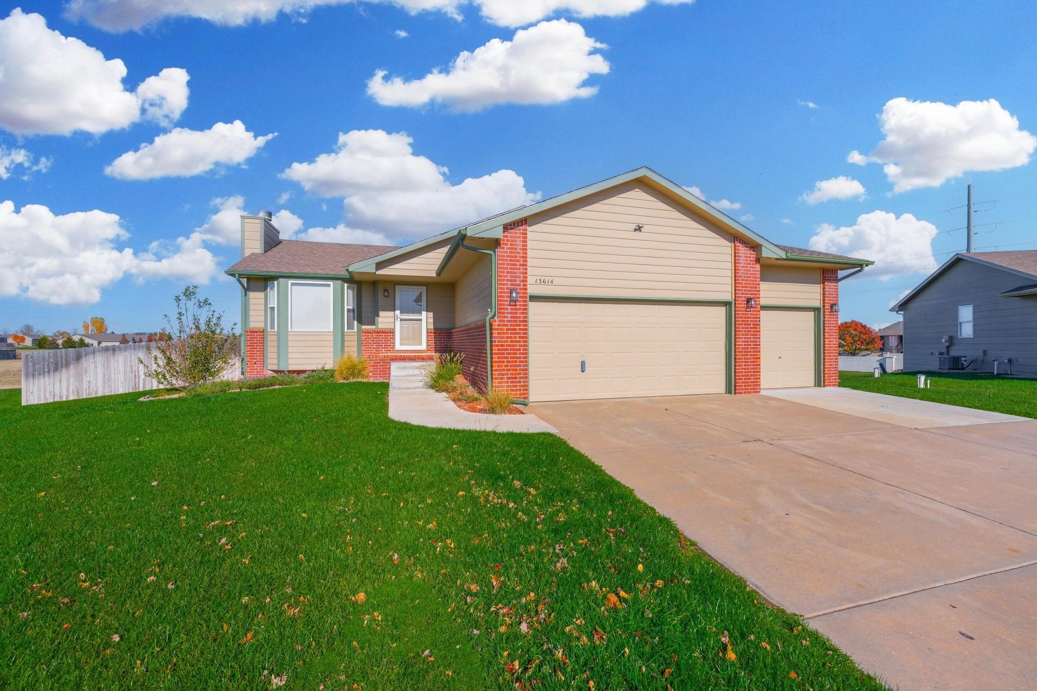 13614 Ponderosa Property Photo
