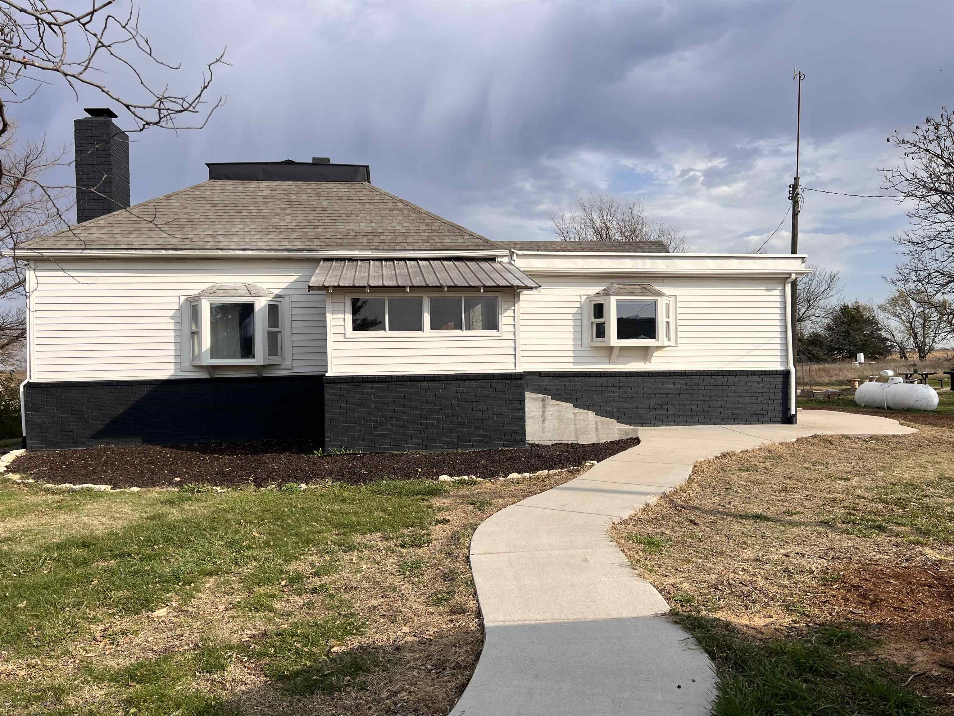 7893 Se Us Highway 54 Property Photo 1