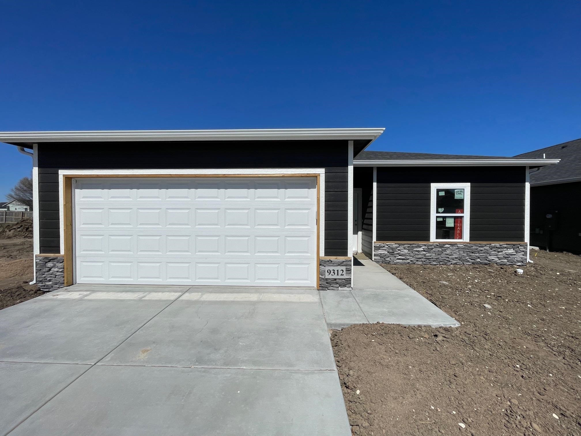 9312 E Creed St Property Photo 1
