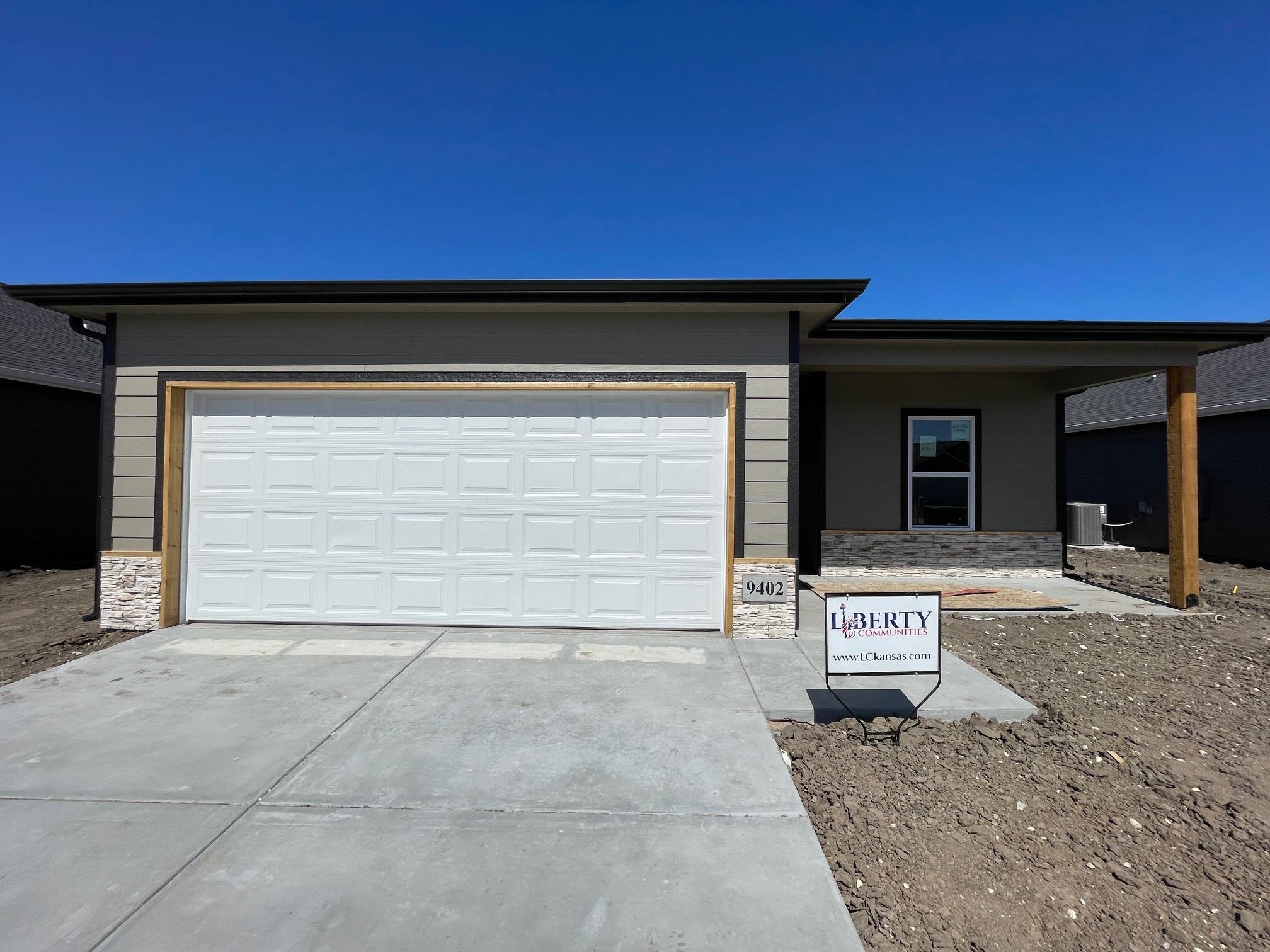 9402 E Creed St Property Photo 1