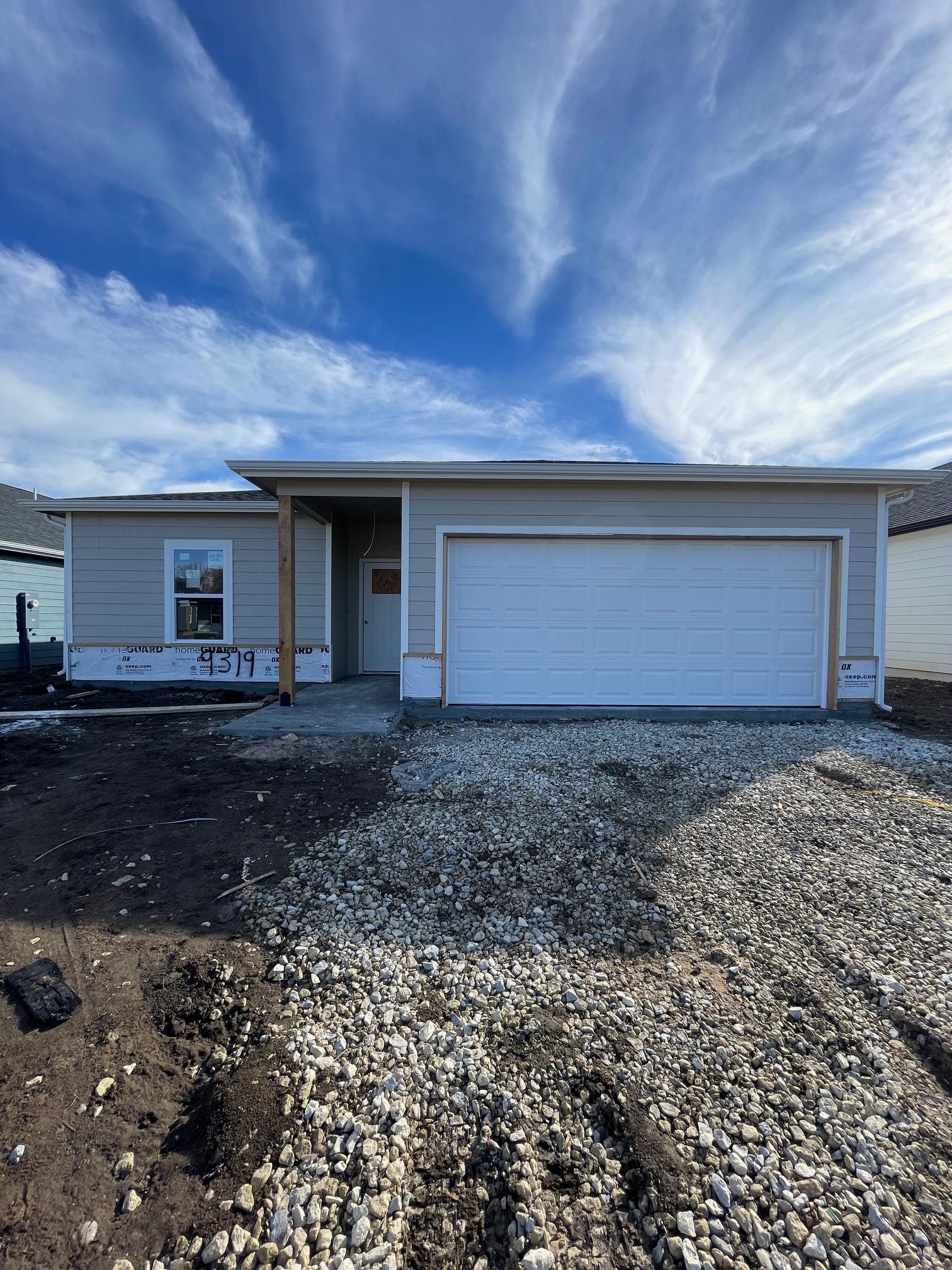 9319 E Creed St Property Photo 1
