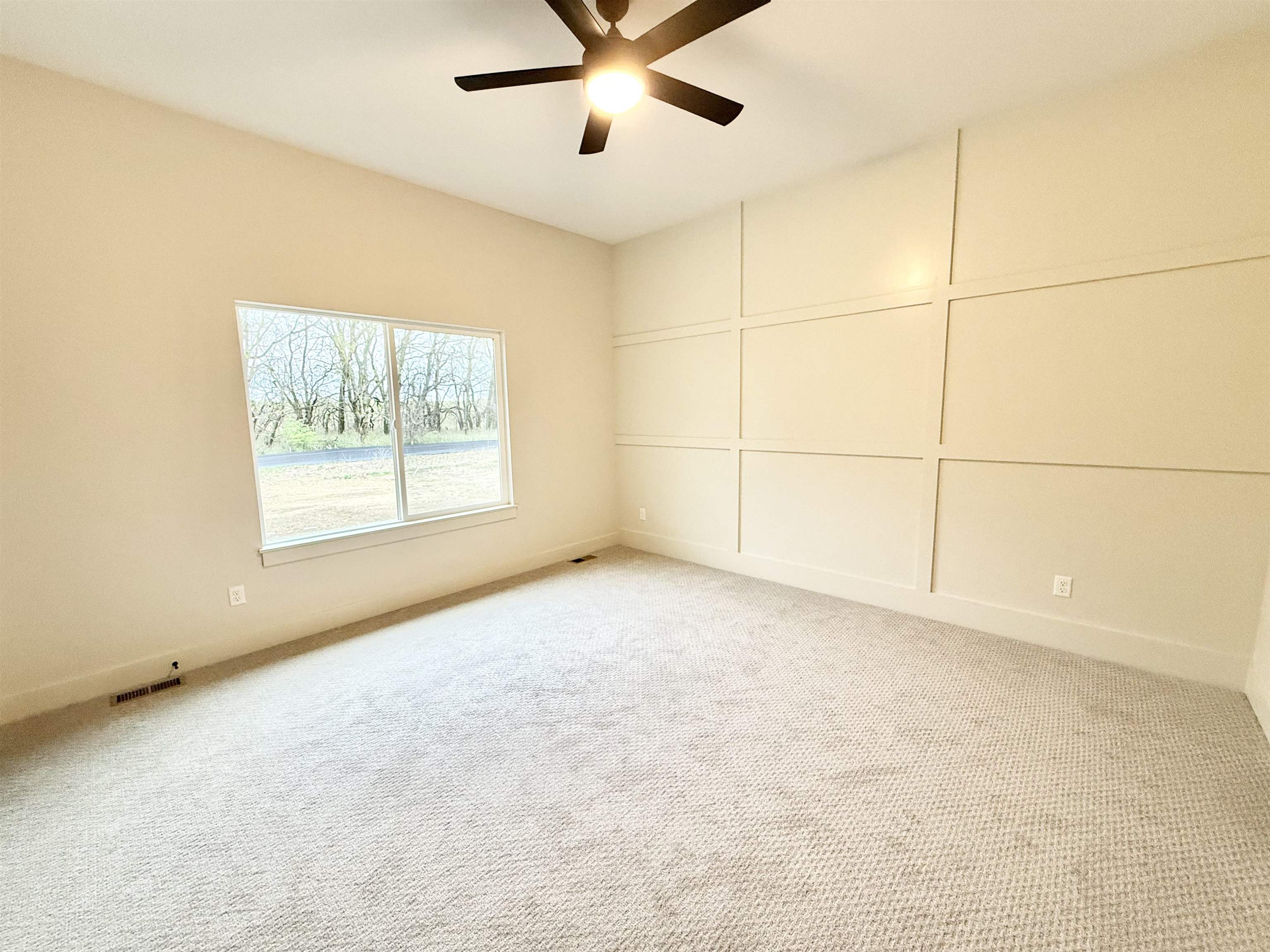2617 S Clear Creek St Property Photo 10