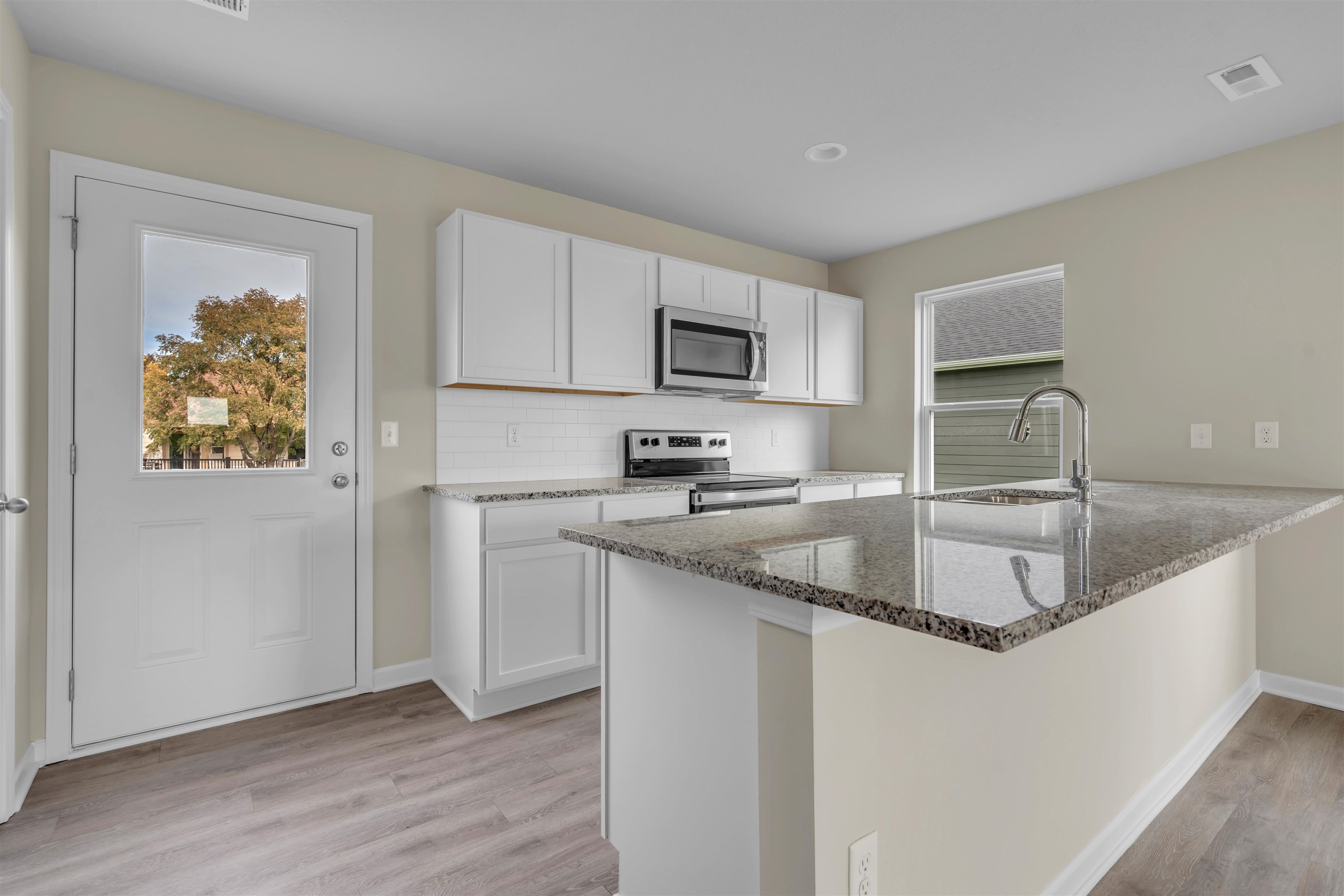 3651 E Hollandale St Property Photo 5