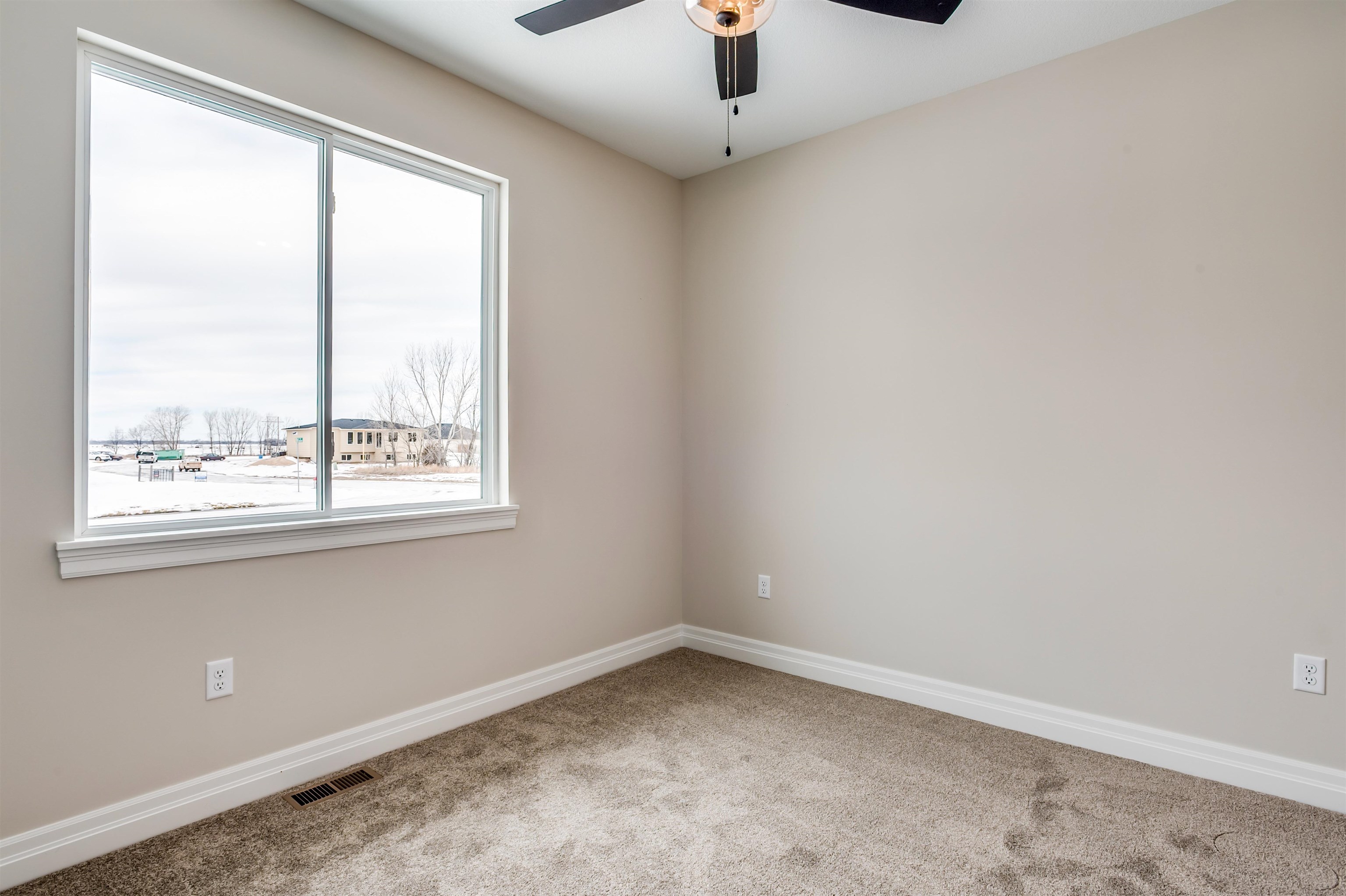 5906 N St. Paul St. Property Photo 25