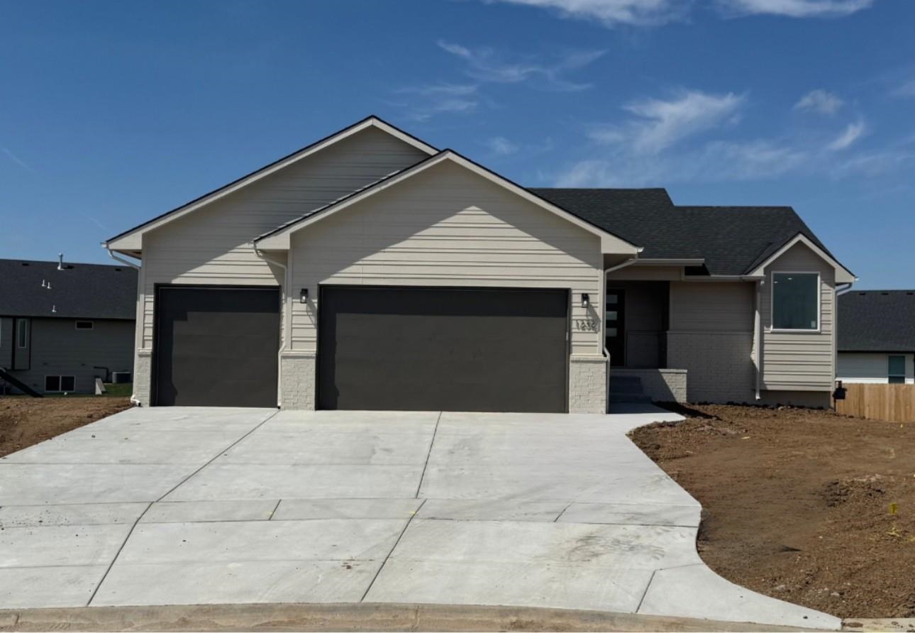 1232 E Outland Ct Property Photo