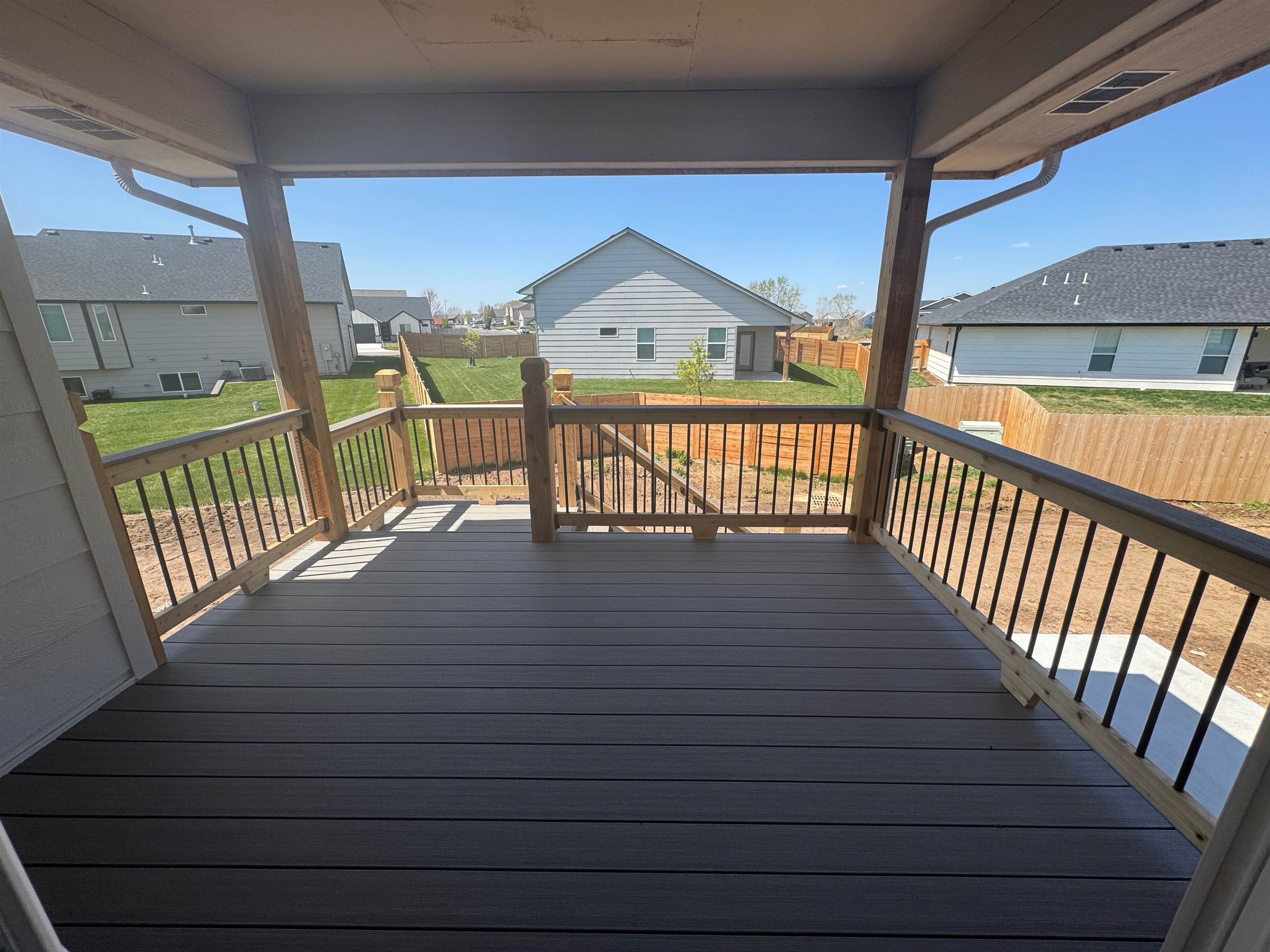 1232 E Outland Ct Property Photo 3