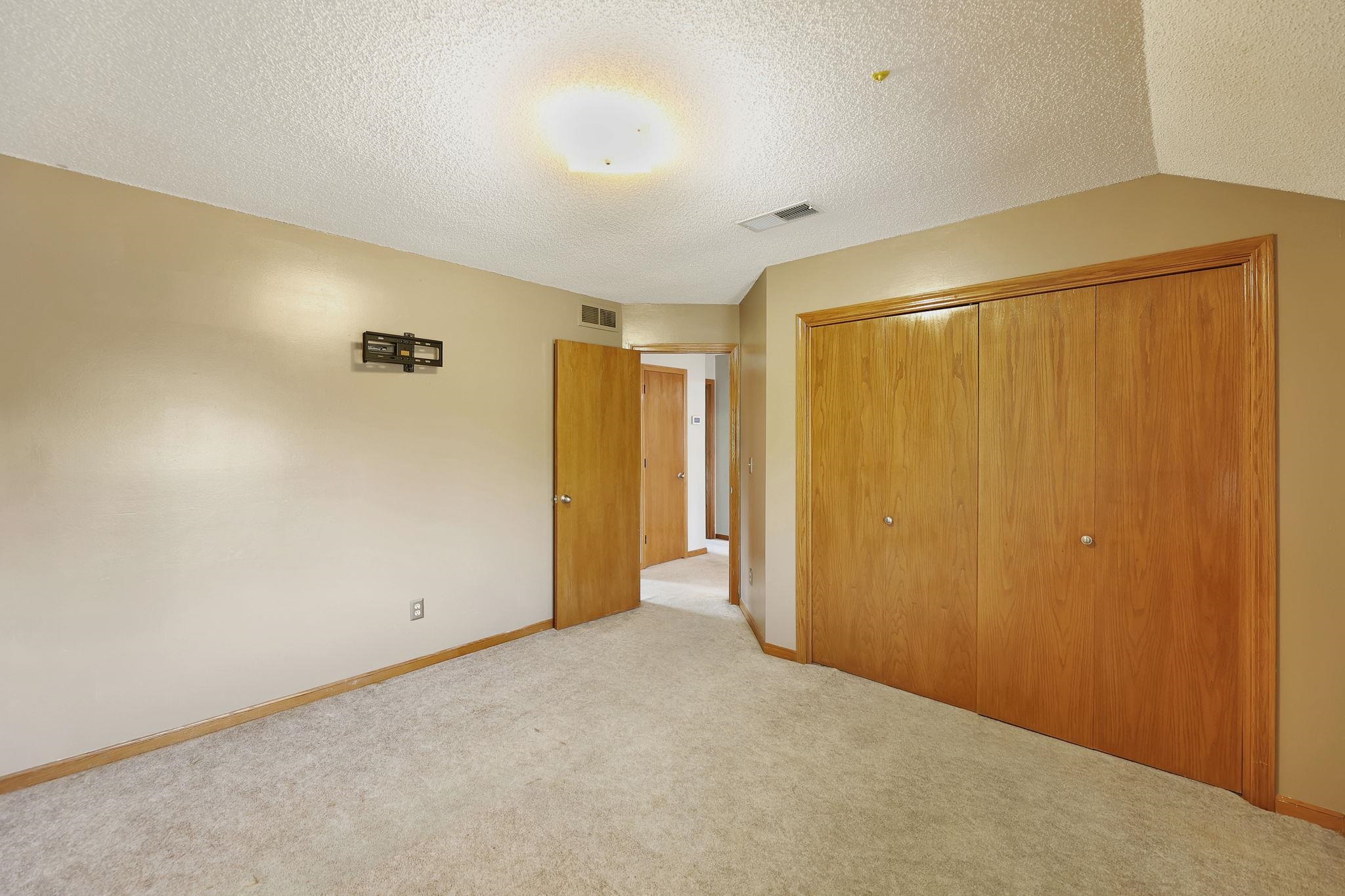 229 S Ashley Park Ct Property Photo 17