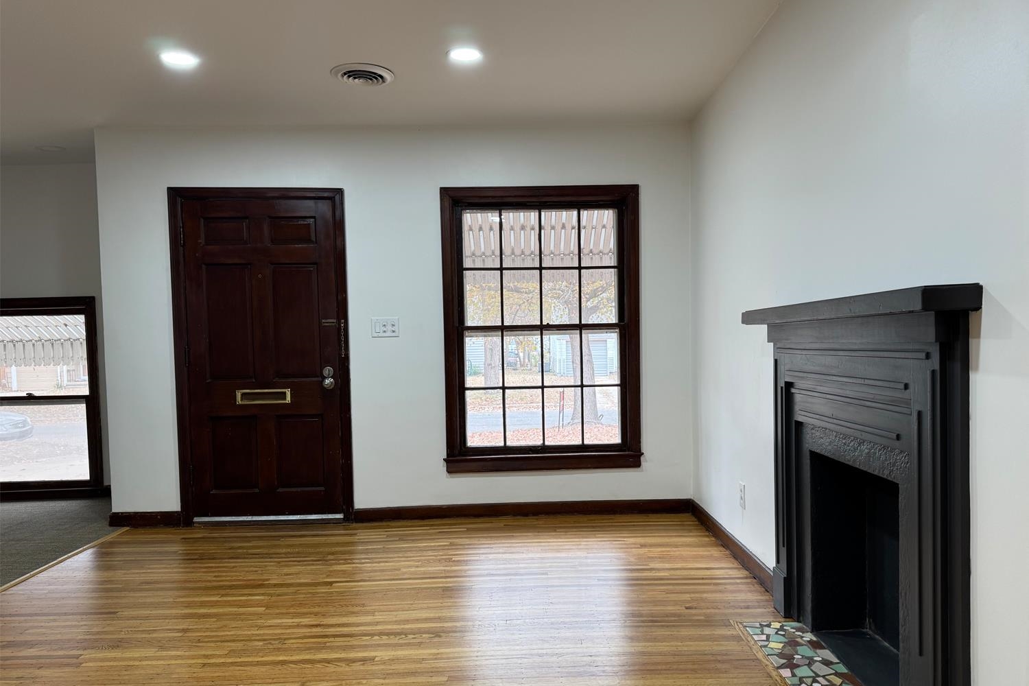 219 S Custer Ave Property Photo 3