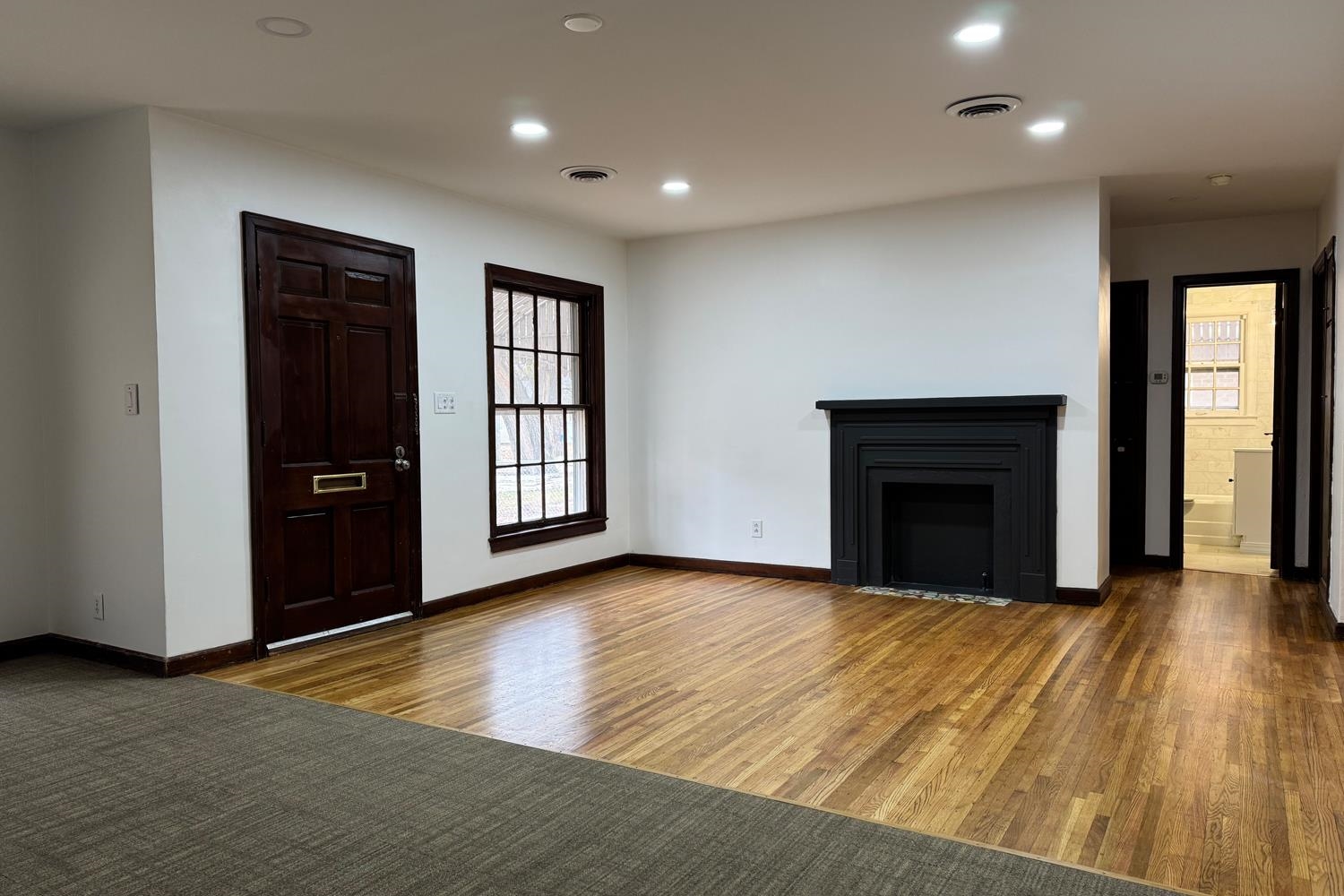 219 S Custer Ave Property Photo 4
