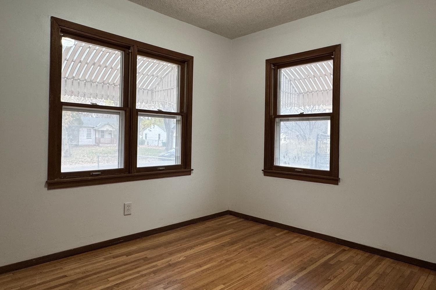 219 S Custer Ave Property Photo 11