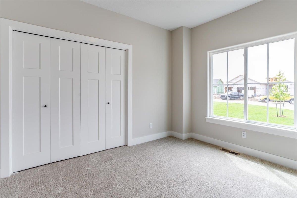 3417 S Linden Ct Property Photo 25