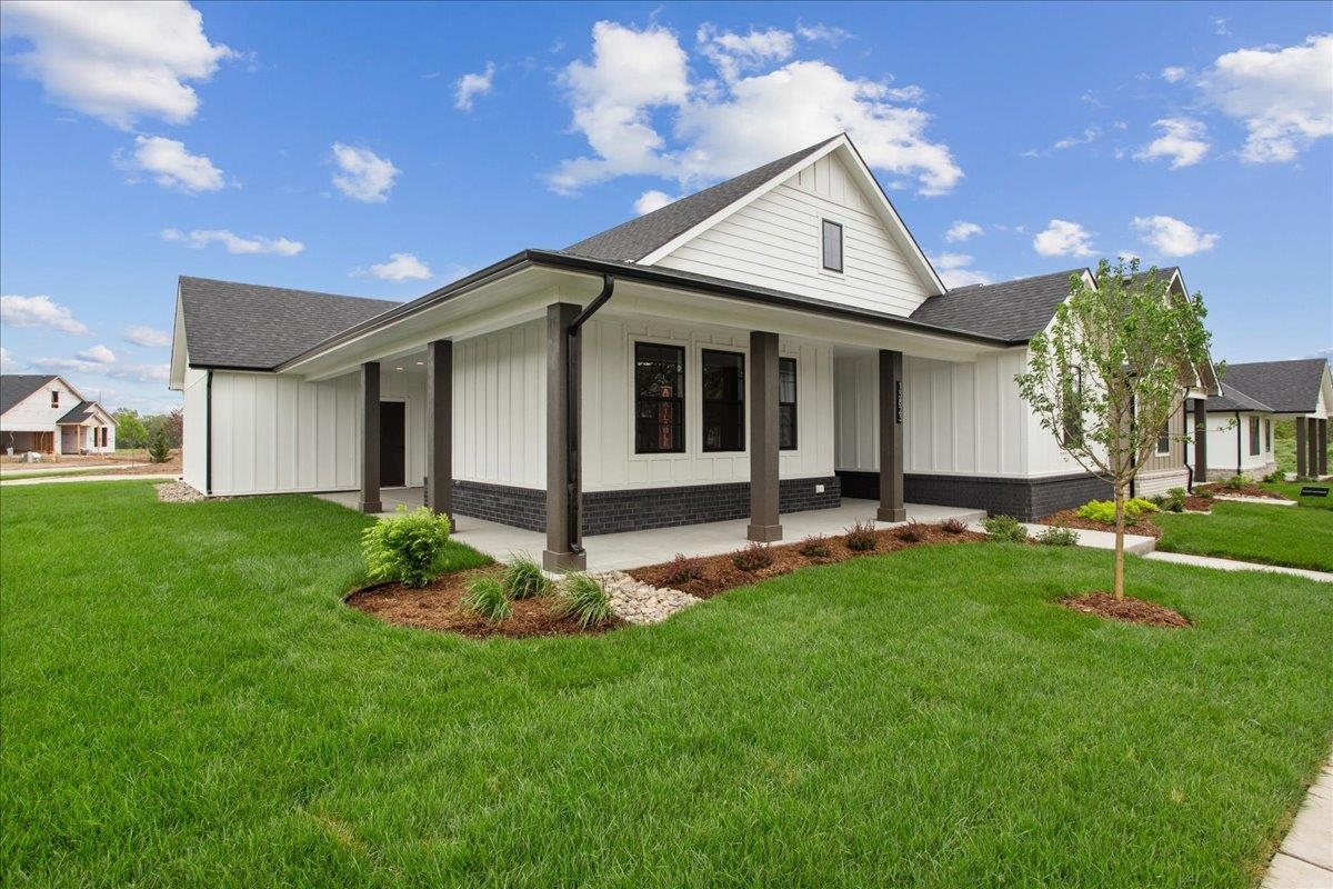 13823 W Barn Owl St Property Photo 1