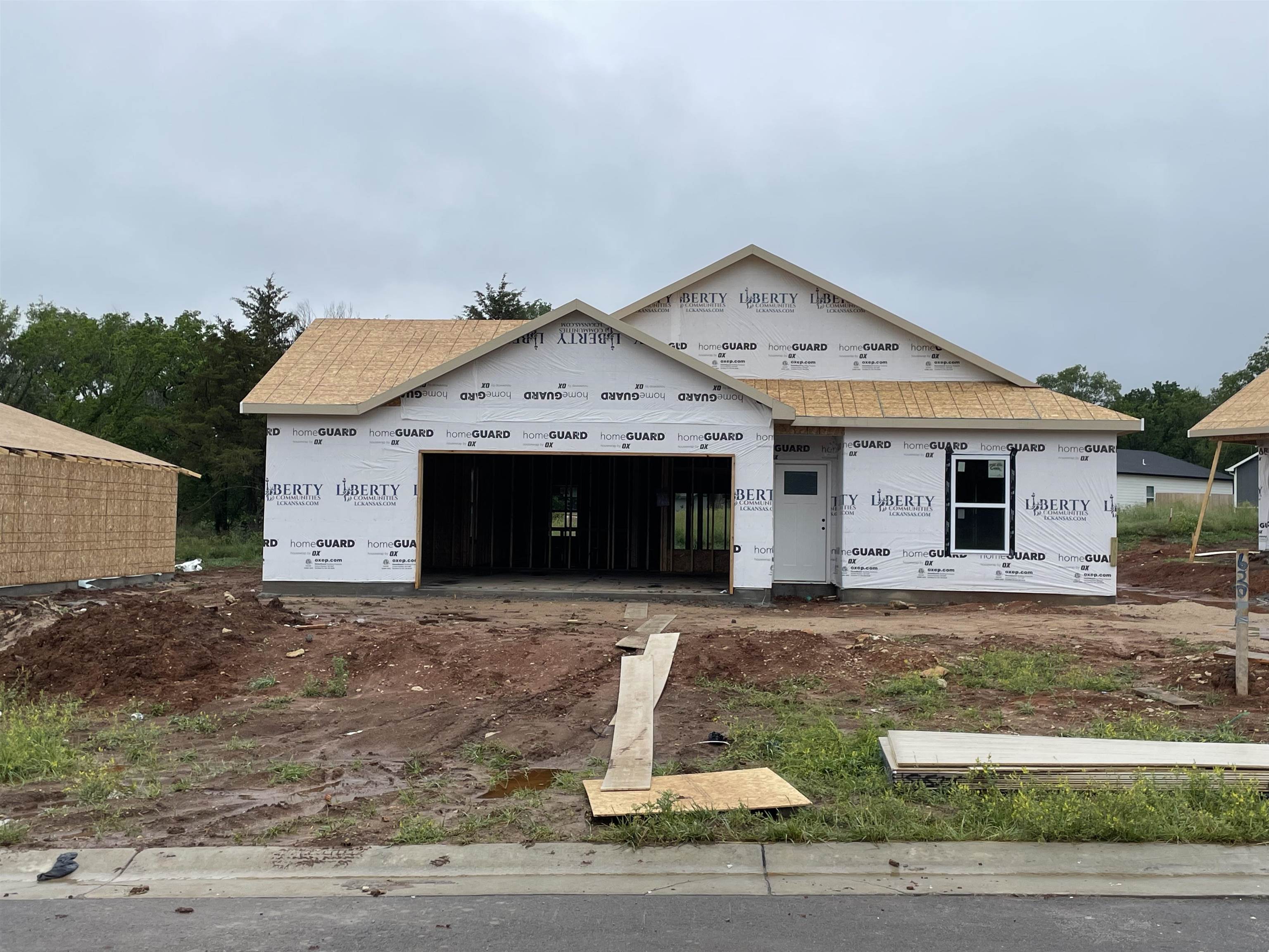 610 W Sante Fe Ave Property Photo 1