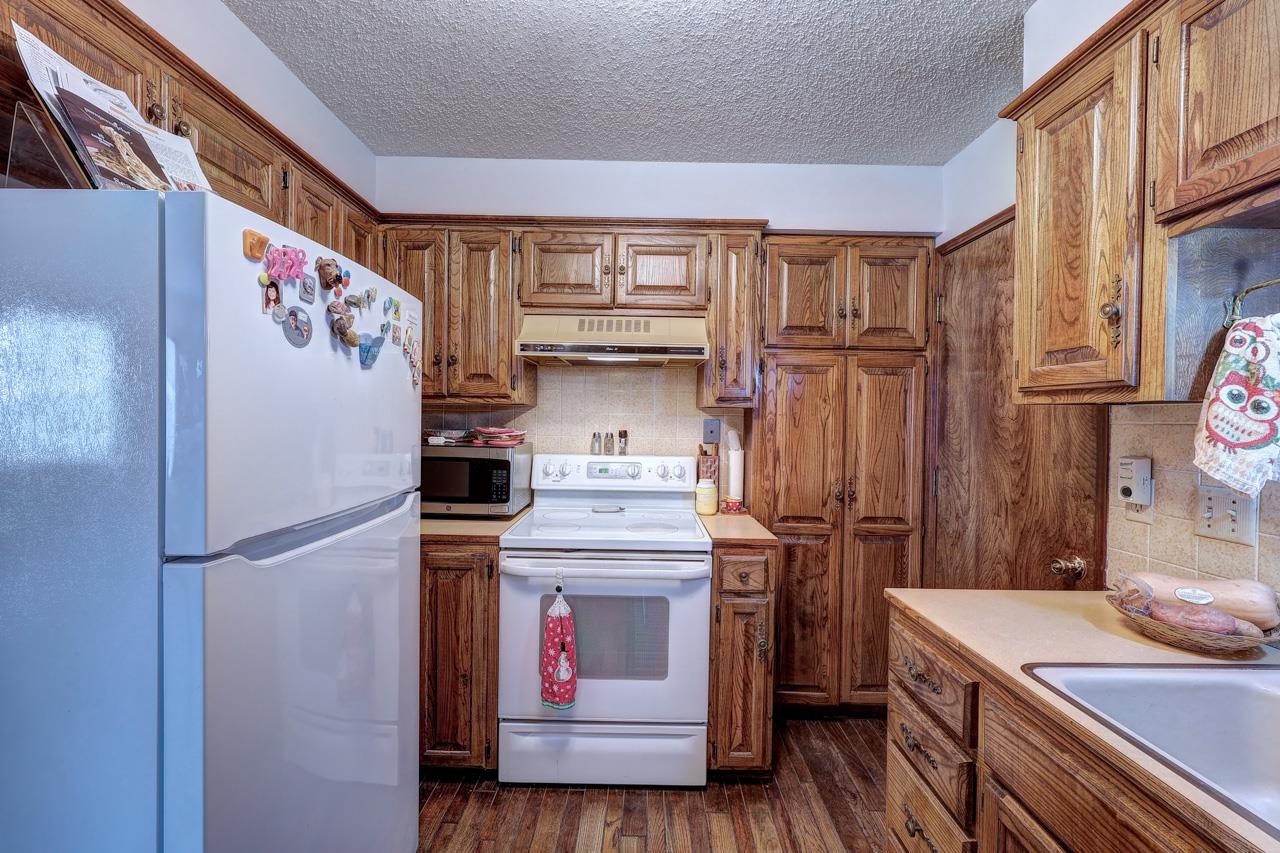 20 Renfrew Rd Property Photo 10
