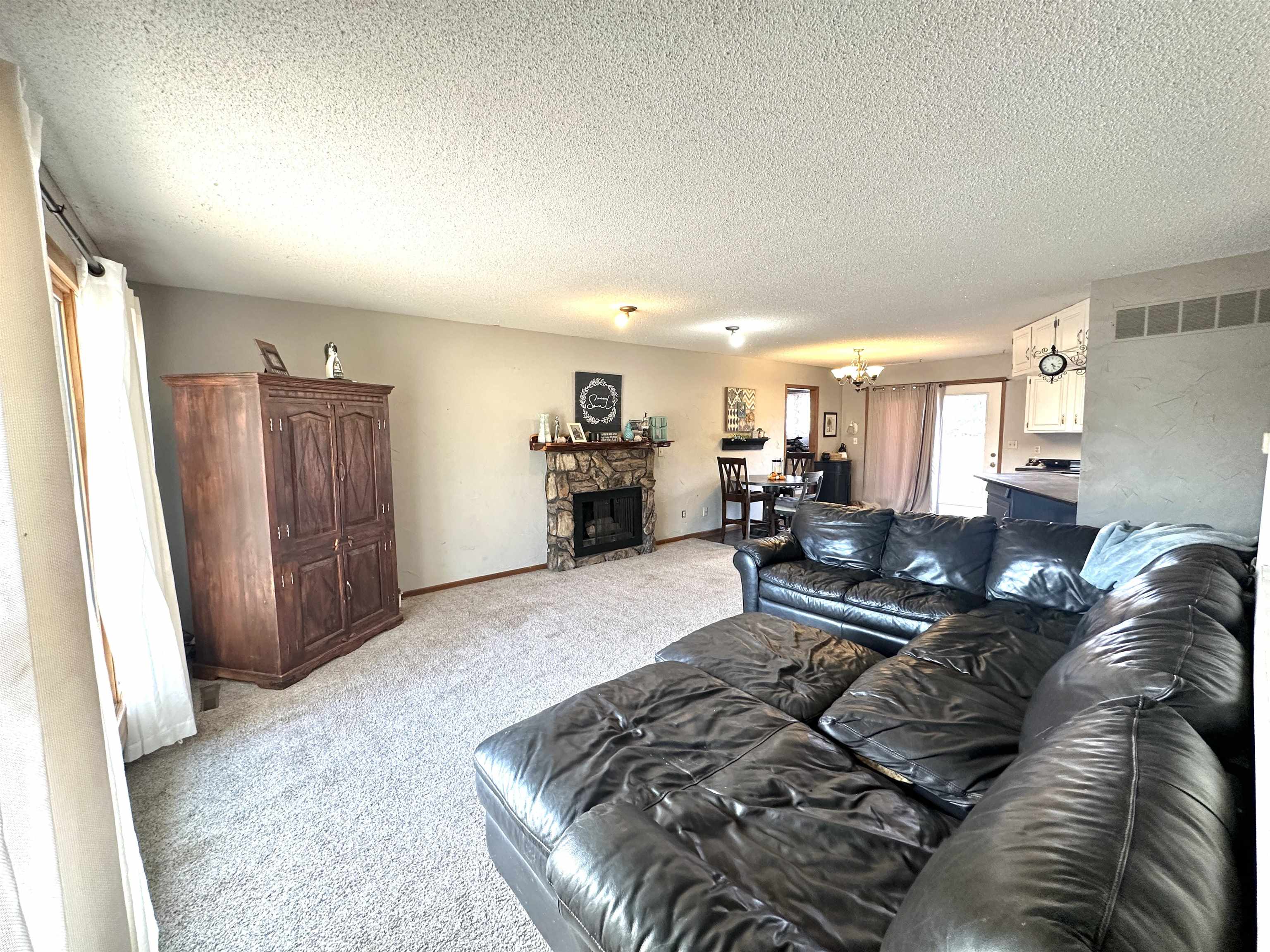 2 Crown Circle Property Photo 2
