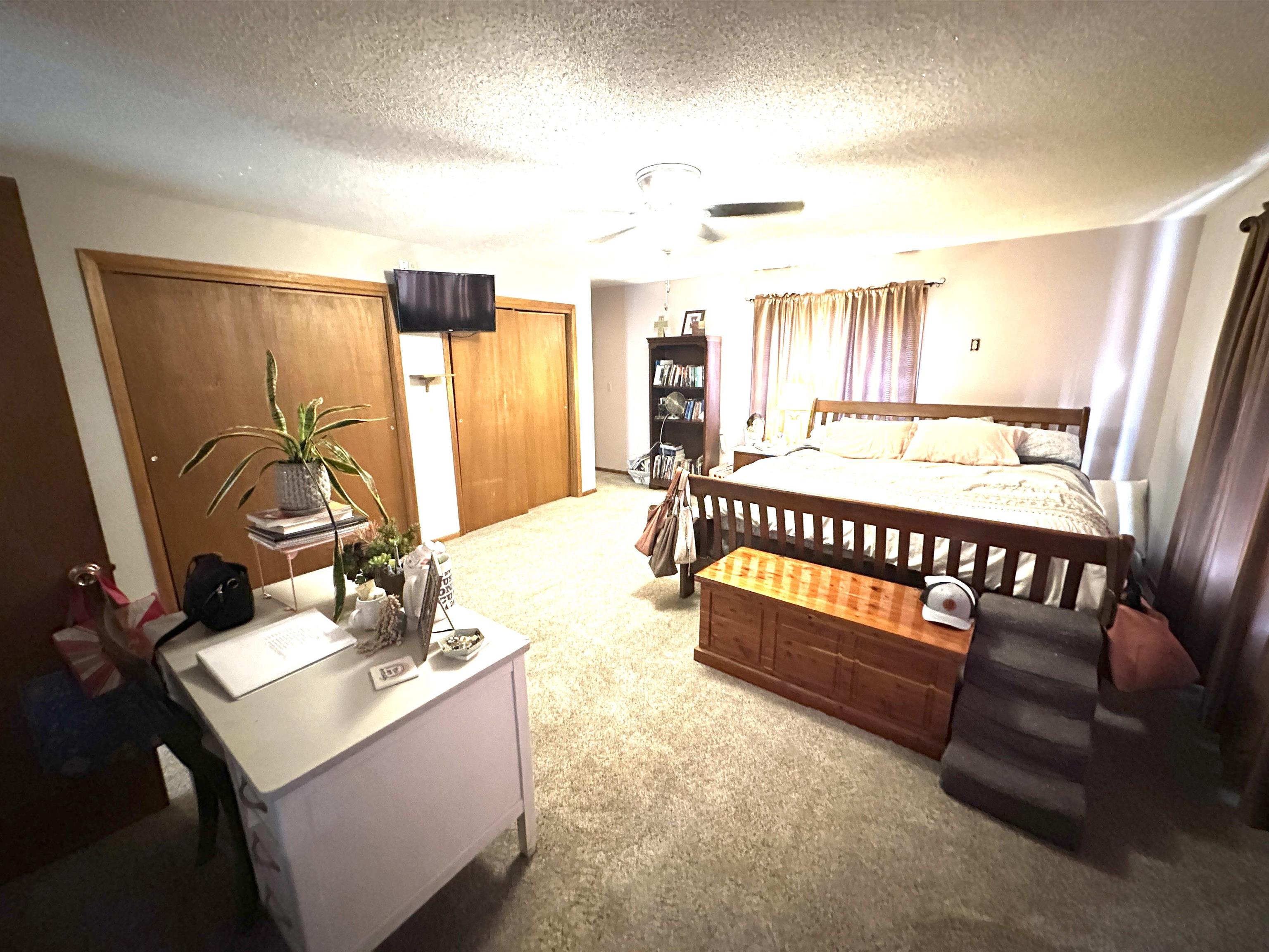 2 Crown Circle Property Photo 11