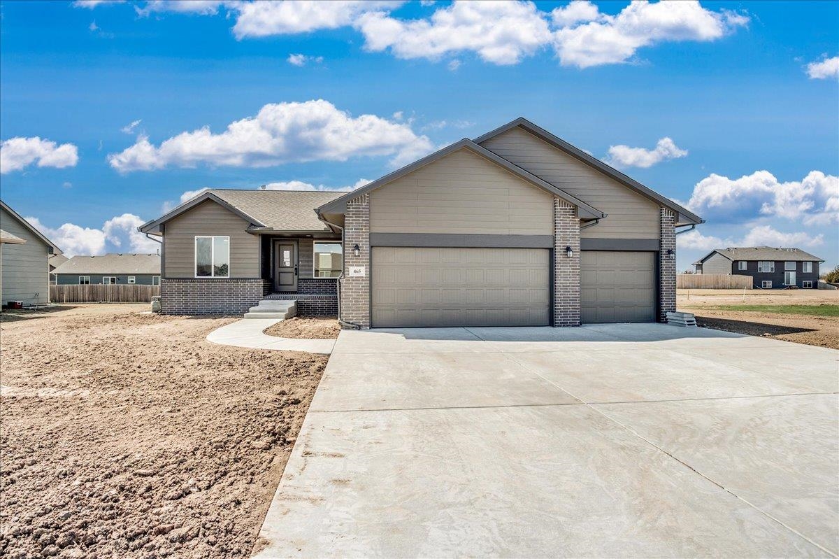 465 N Sunrise Property Photo