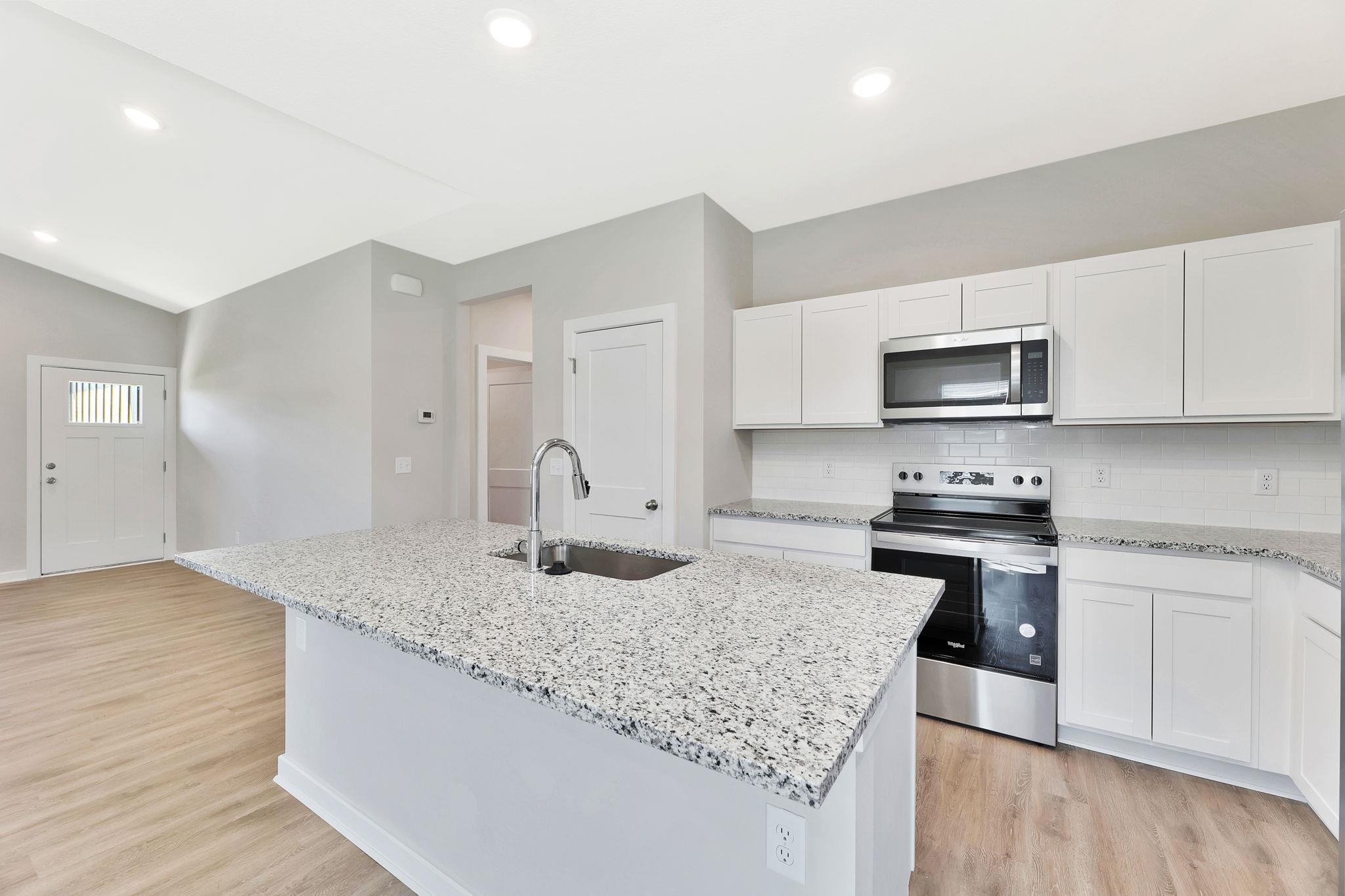 1408 Sedgwick St Property Photo 9