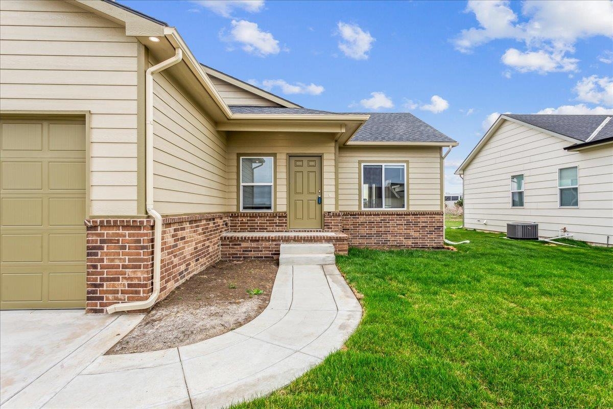 5138 N Toben Dr Property Photo 3