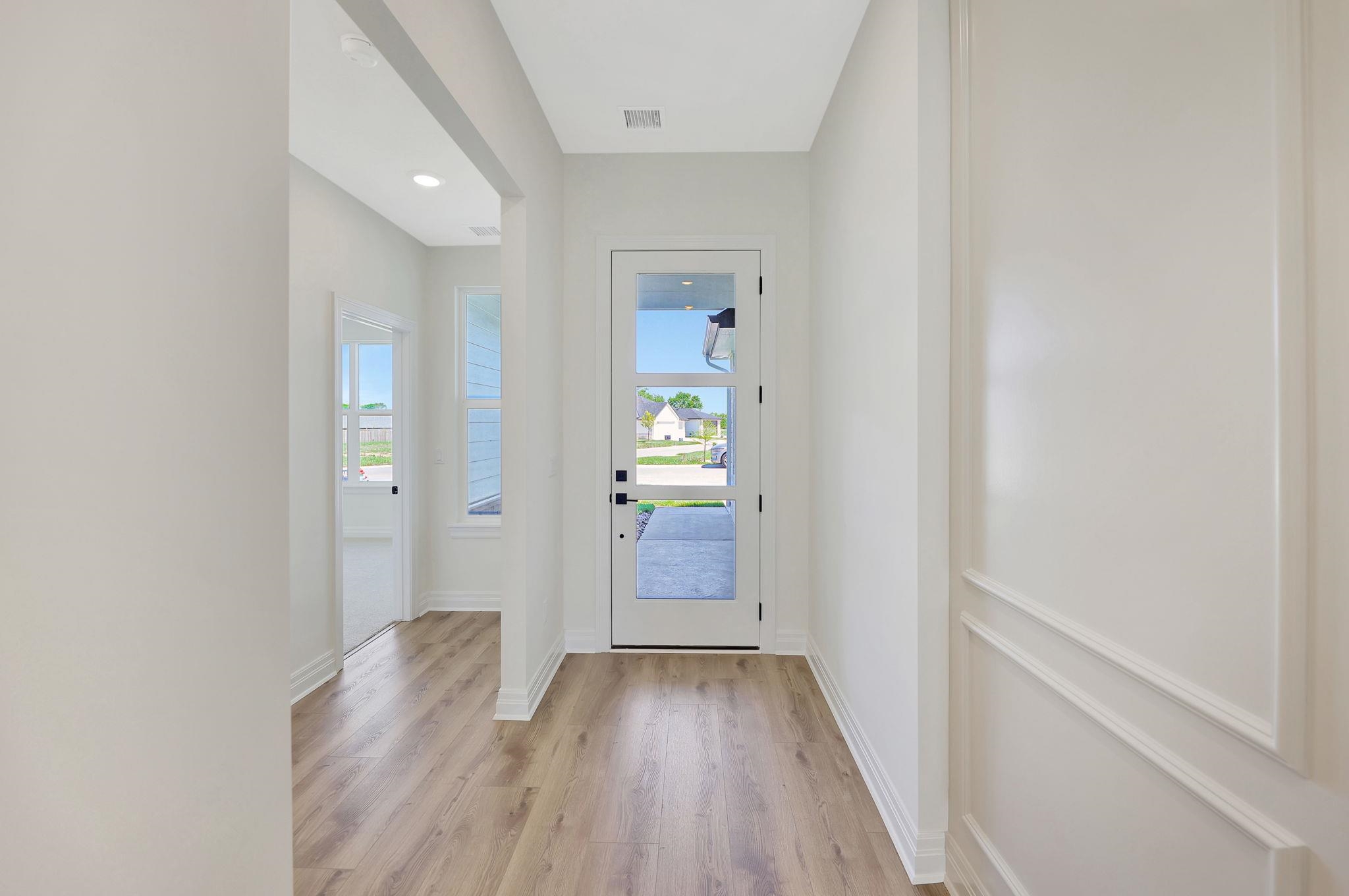 826 N Speyside Cir Property Photo 3