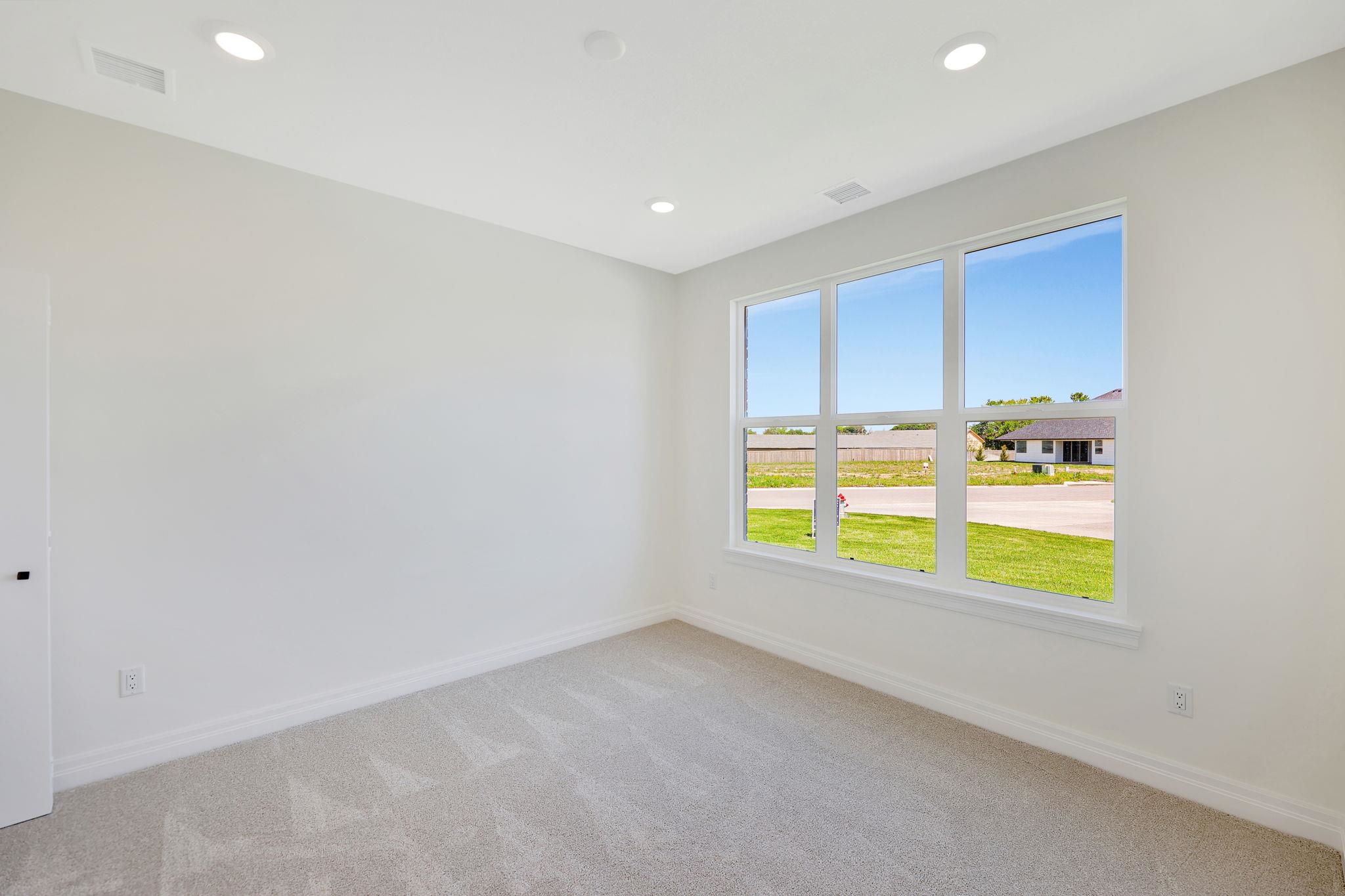 826 N Speyside Cir Property Photo 4