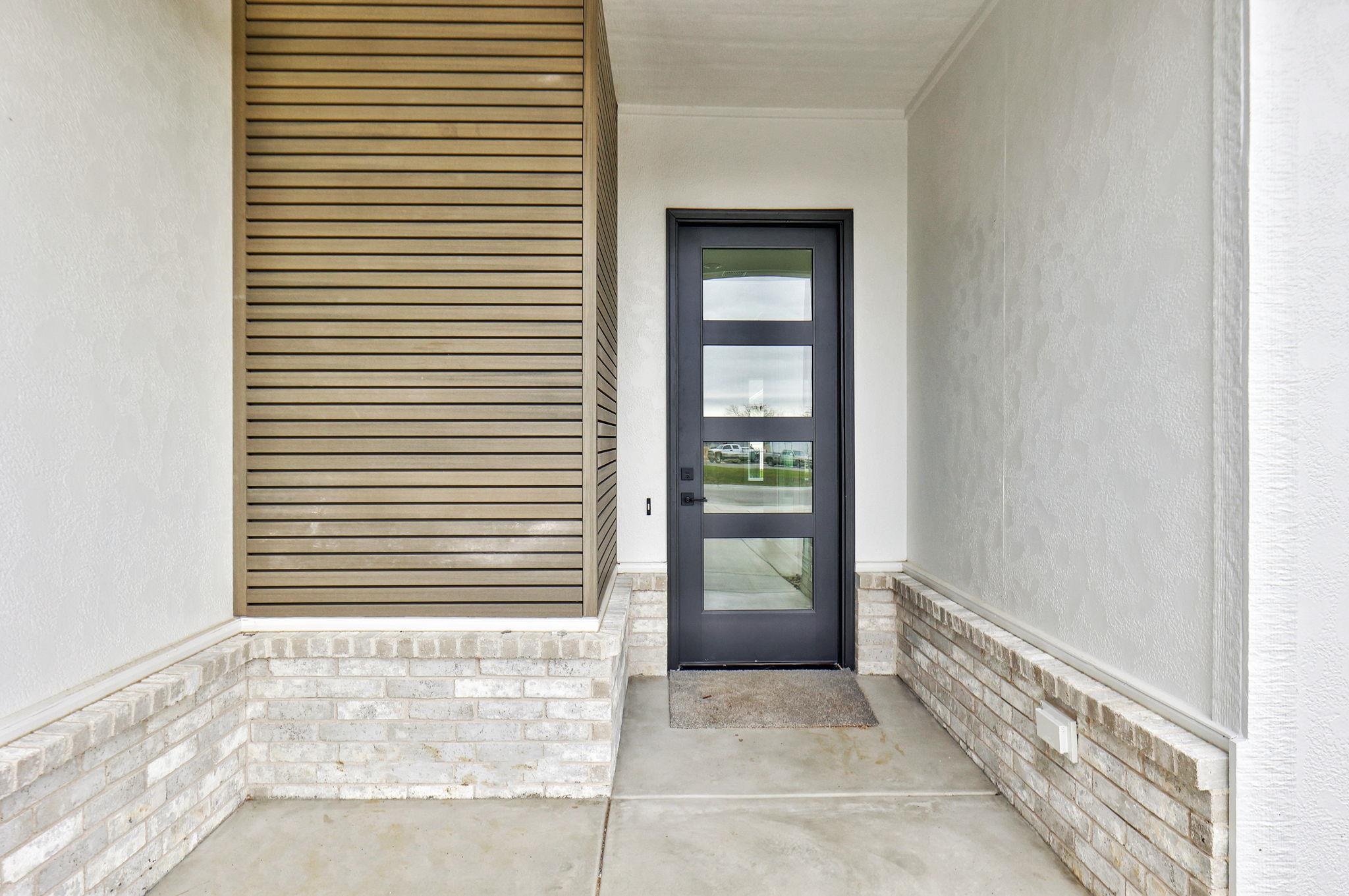 832 N Speyside Cir Property Photo 3