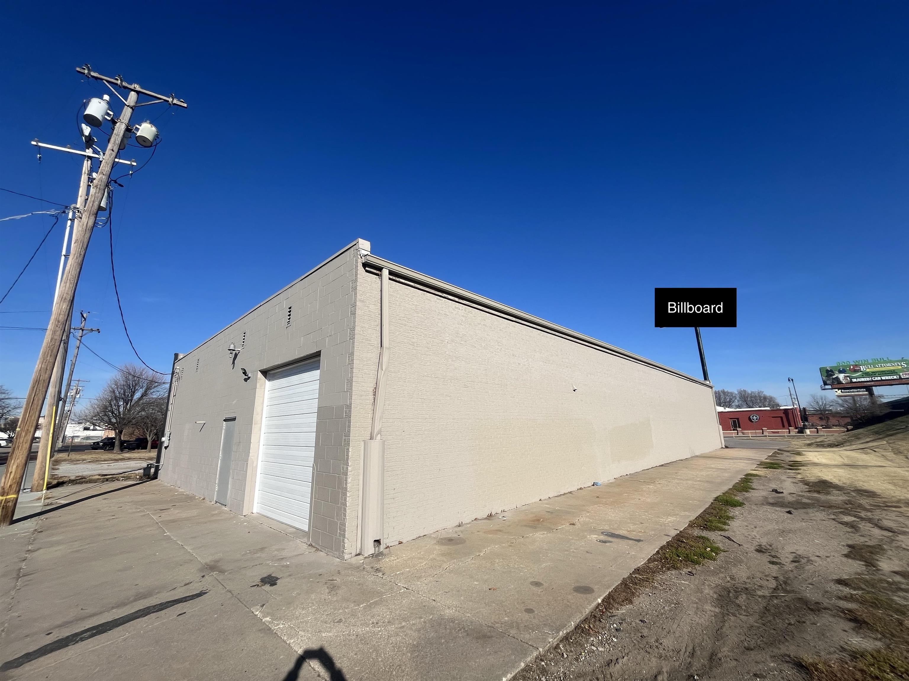 611 S Emporia Property Photo 4