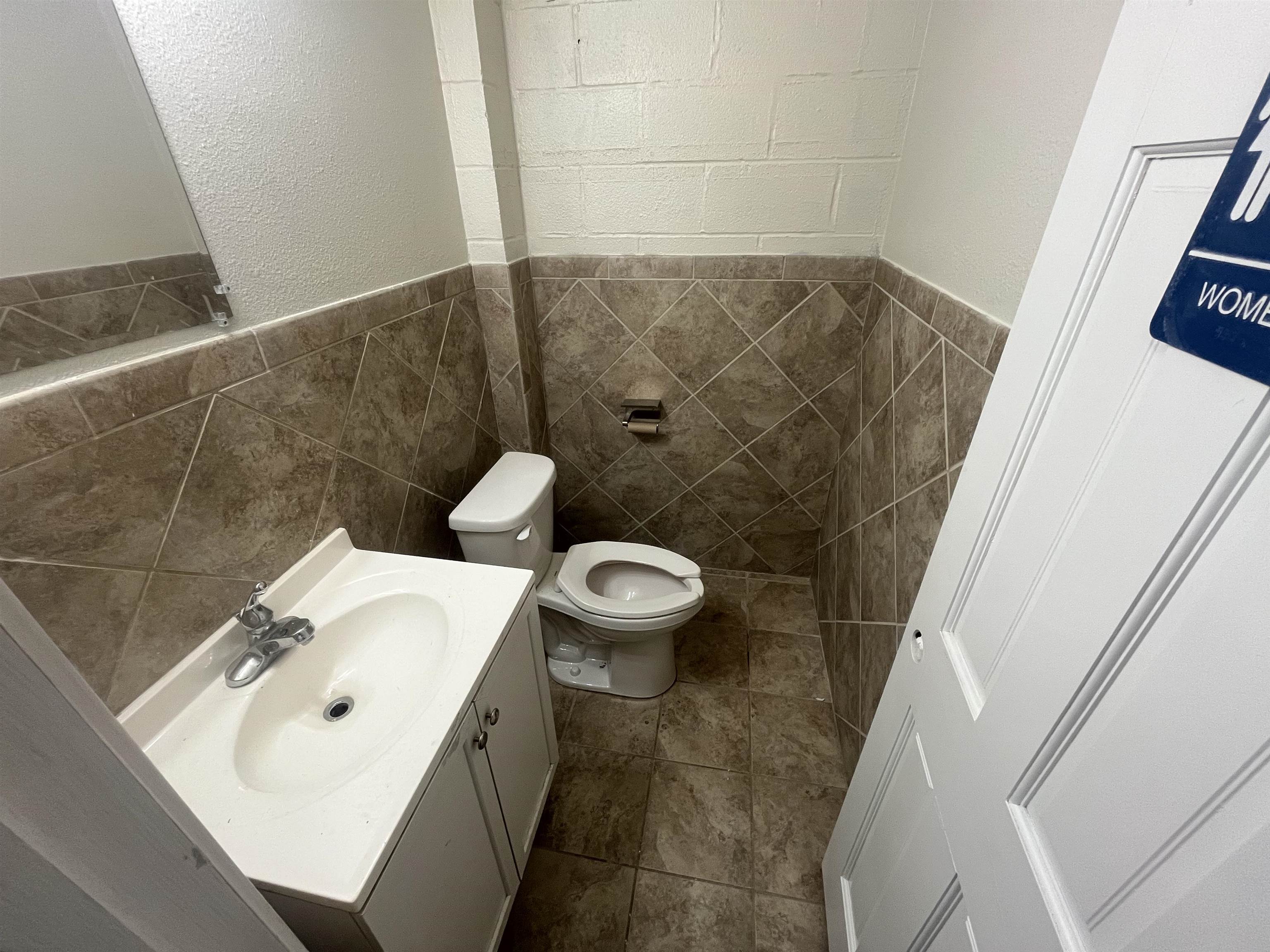 611 S Emporia Property Photo 15